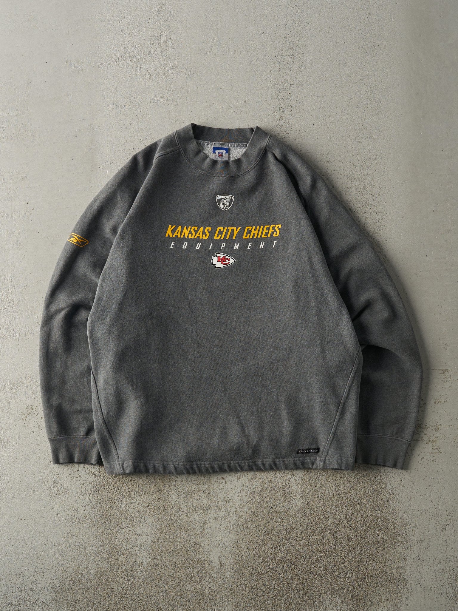 Vintage Y2K Charcoal Grey Kansas City Chiefs Crewneck (L)
