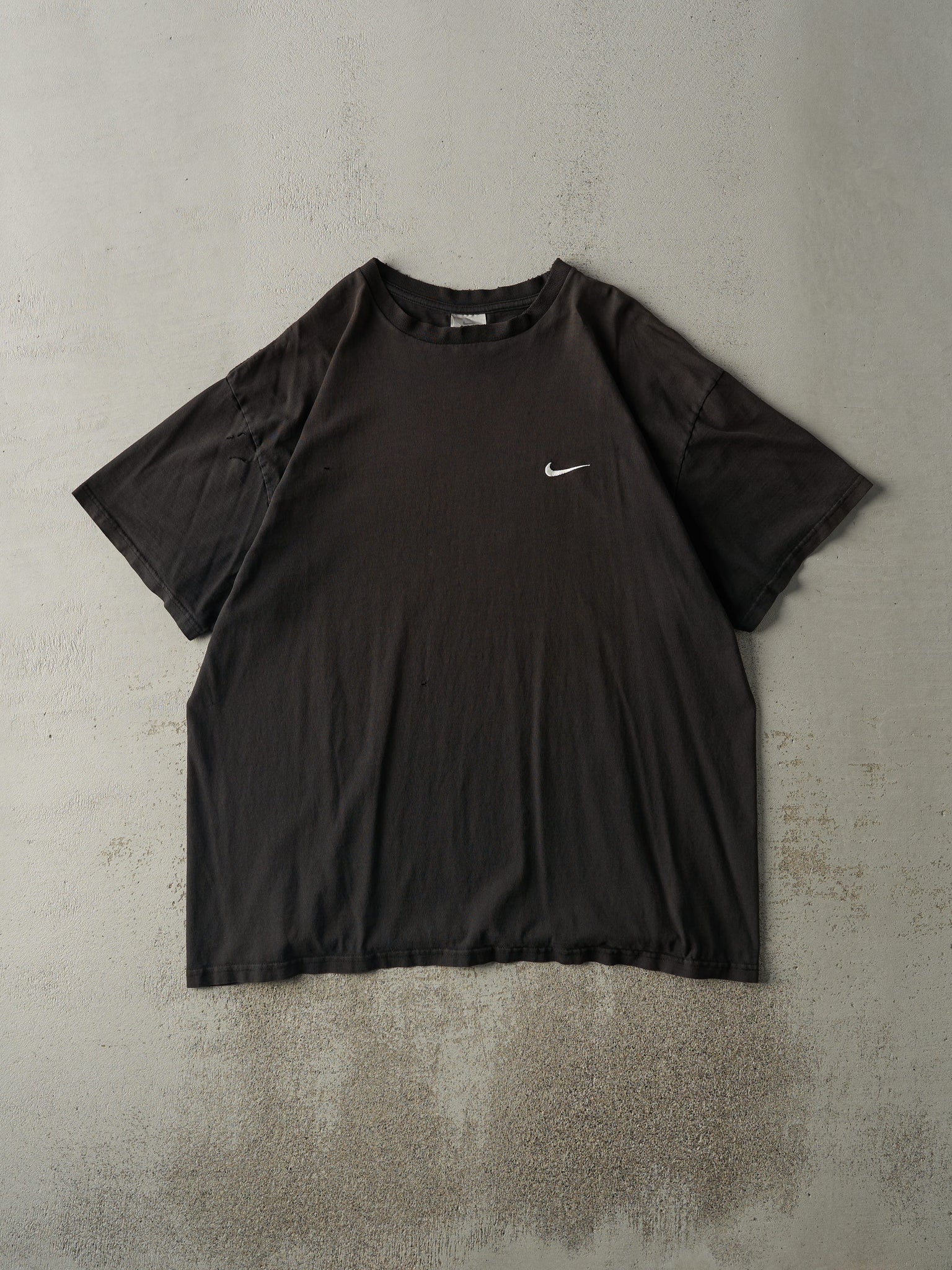 Vintage Y2K Black Nike Swoosh Embroidered Tee (XL)