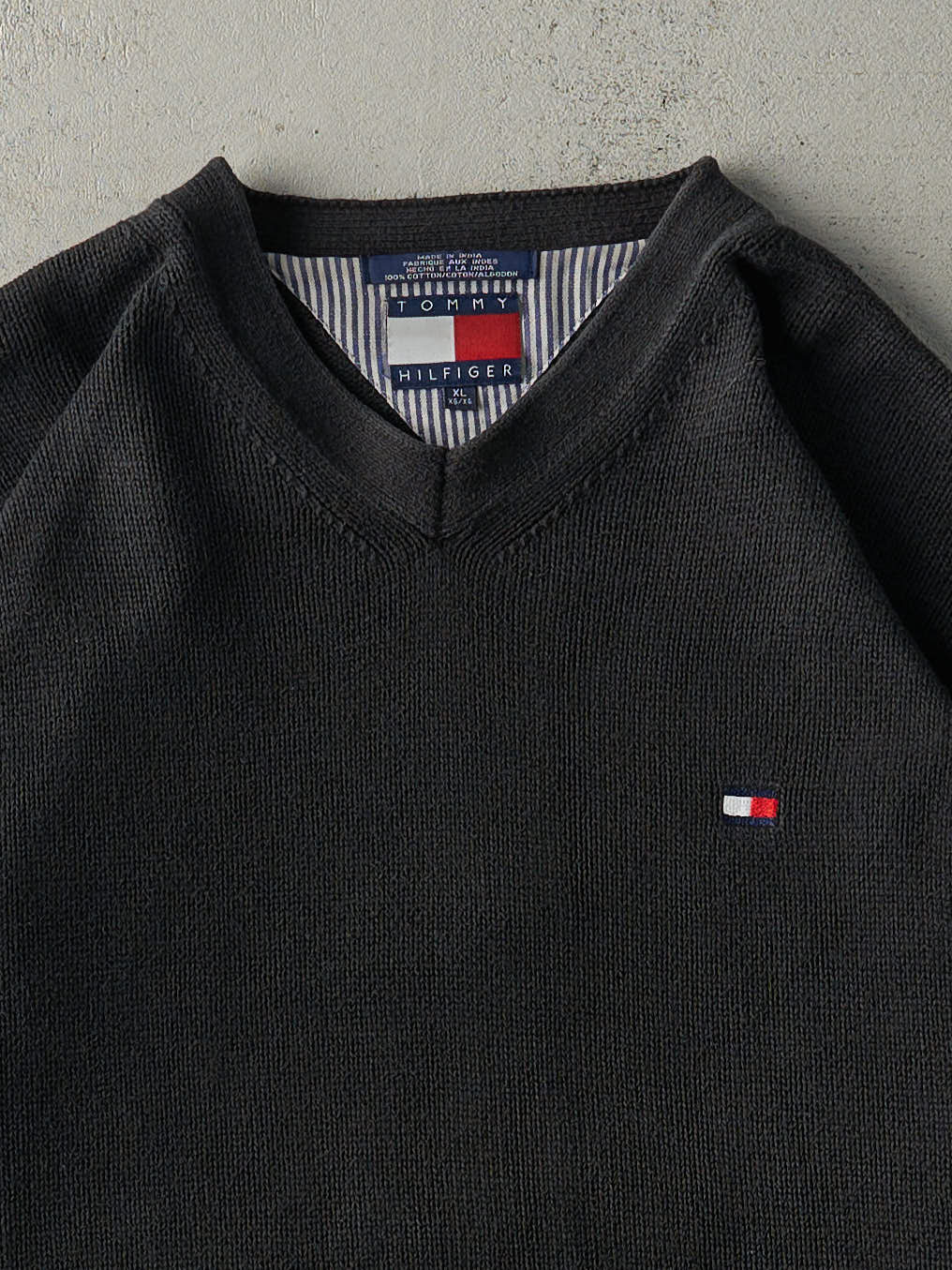 Vintage Y2K Black Tommy Hilfiger V-Neck Pullover Knit (L)