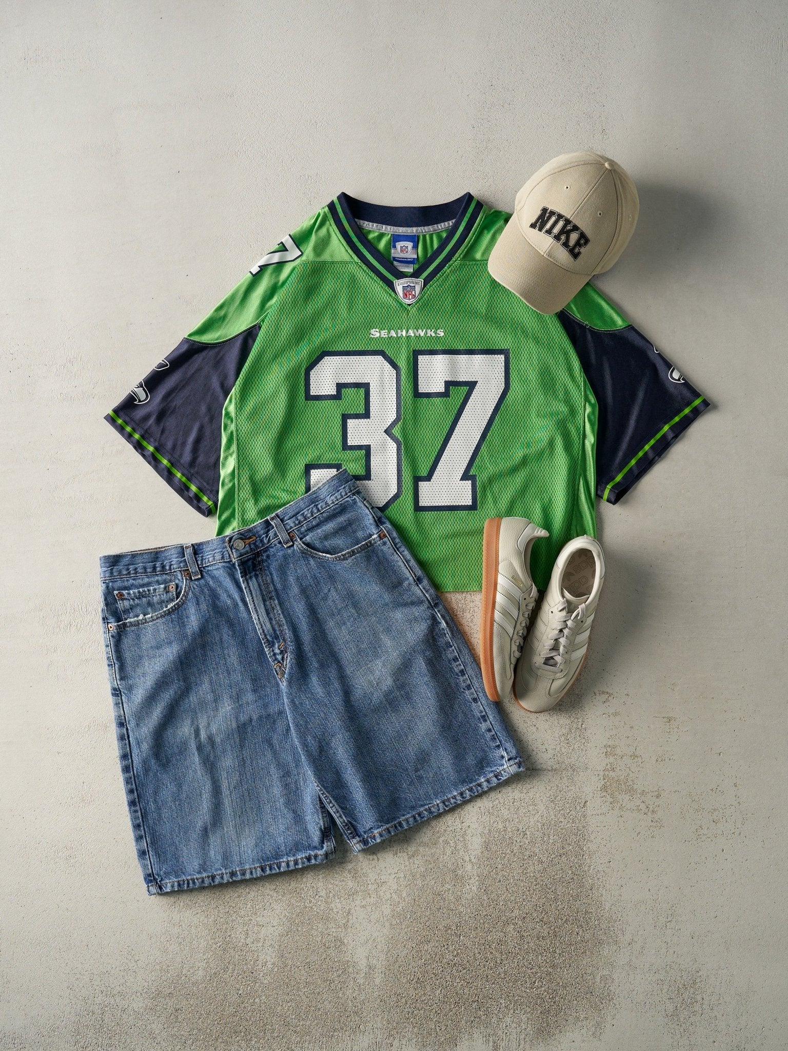 Vintage Y2K Green Seattle Seahawks #37 Shaun Alexander Cropped