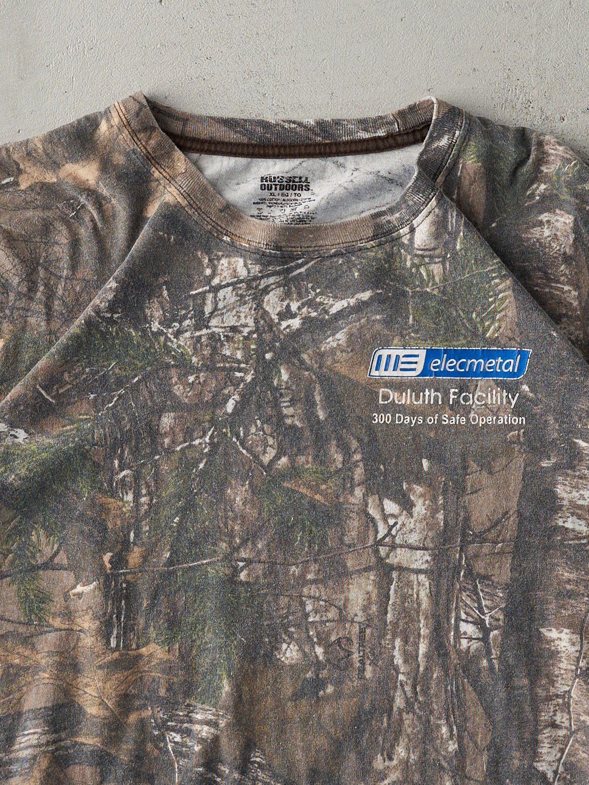 Vintage Y2K Russell Outdoors x Realtree Camo Tee (L)