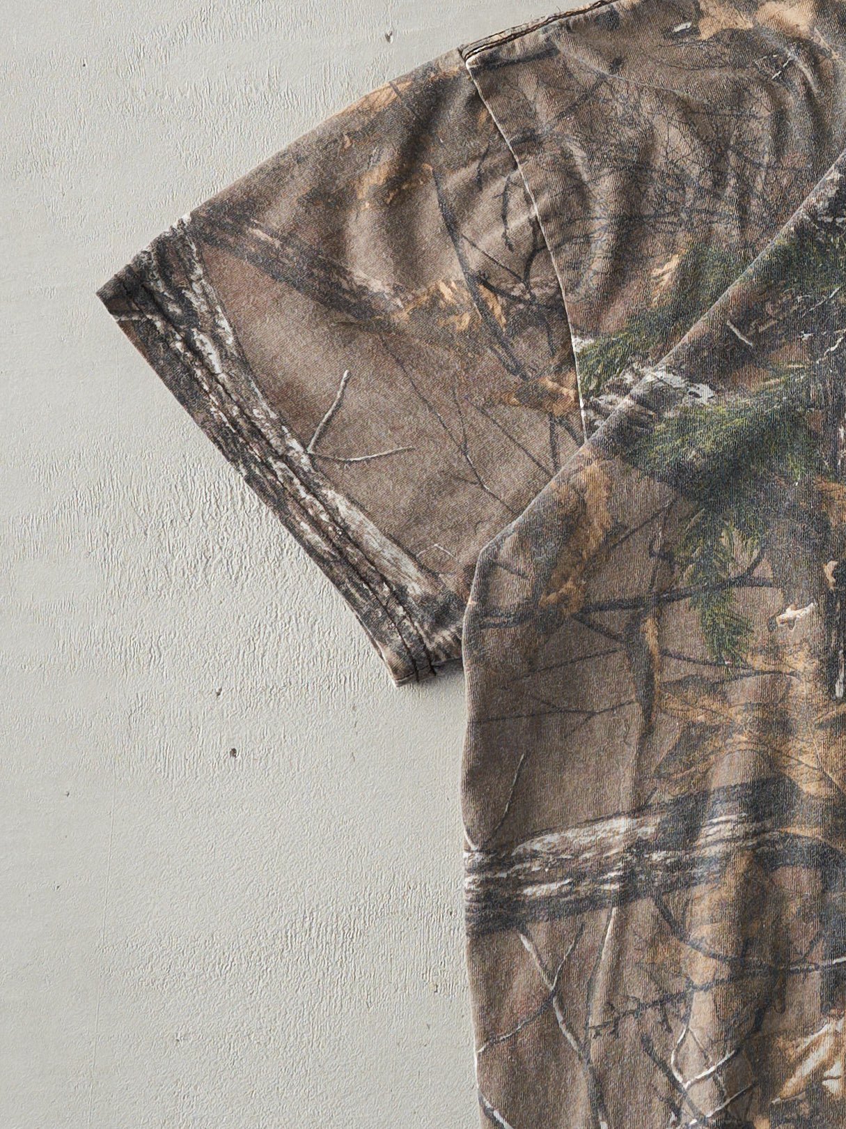 Vintage Y2K Russell Outdoors x Realtree Camo Tee (L)