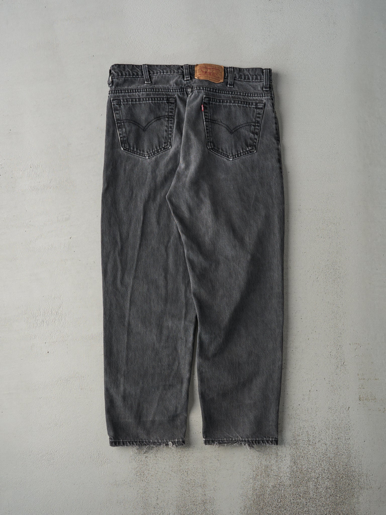 Vintage 90s Faded Black Levi's 550 Denim Pants (34x29)