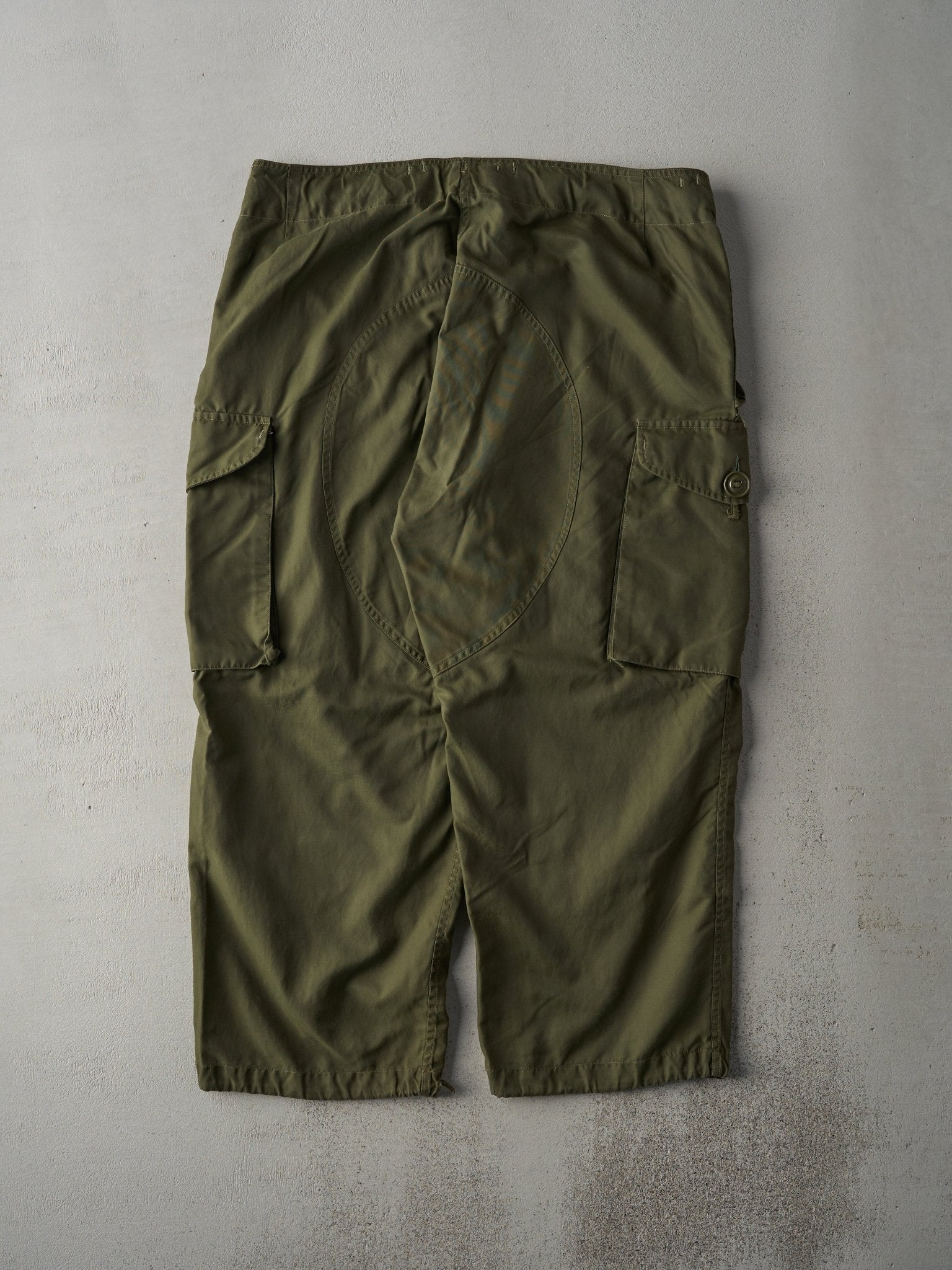 Vintage Army Green Adjustable Parachute Pants (36-40x27)