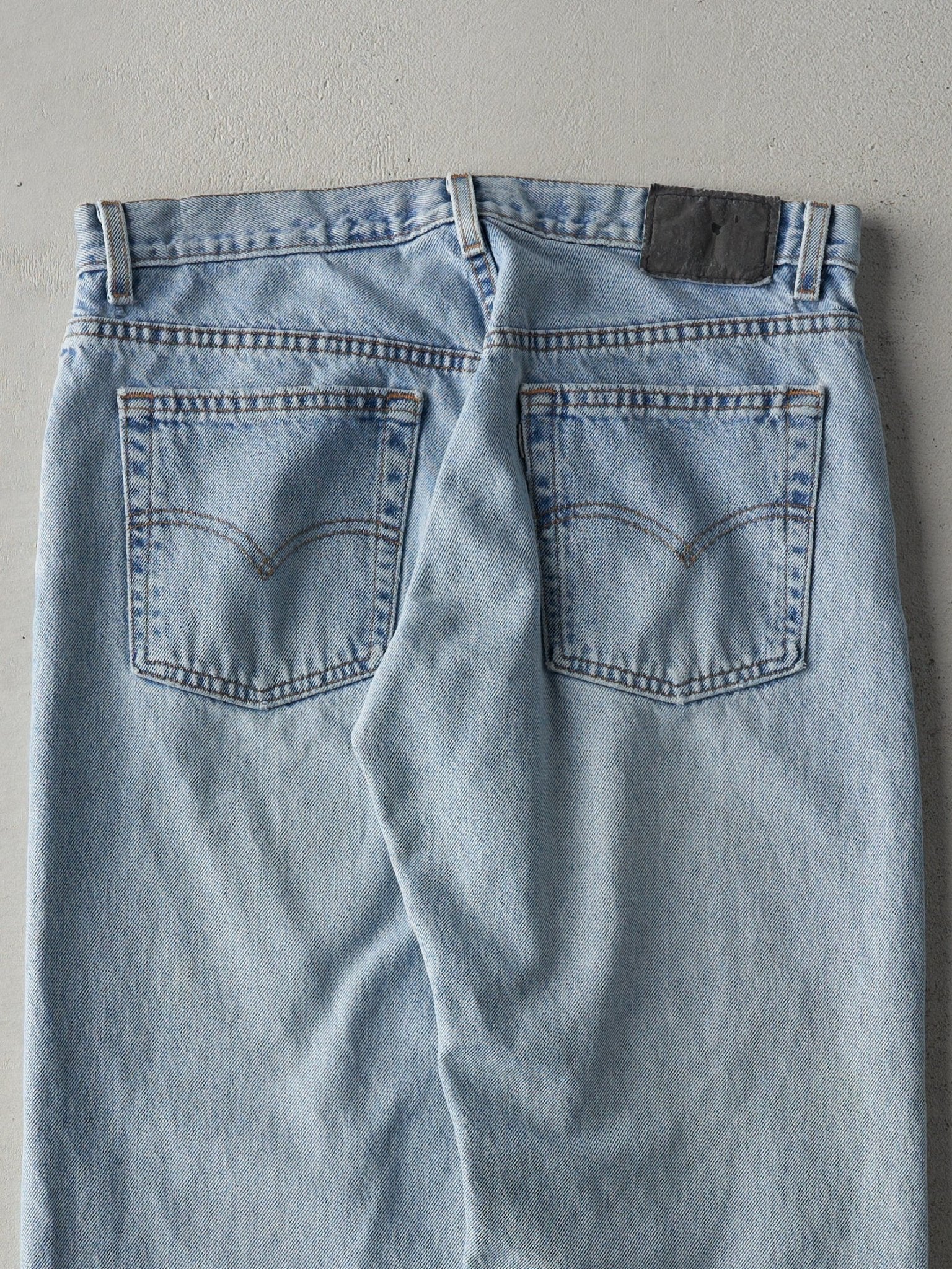 Vintage 90s Light Wash Levi's Silver Tab Loose Fit Jeans (33x31)