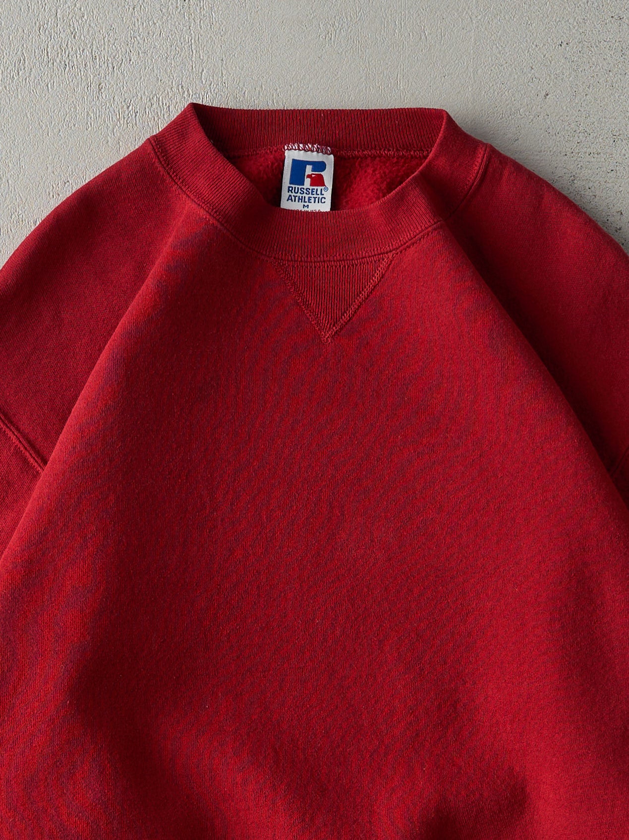 Vintage 90s Cranberry Red Russell Athletics Blank Crewneck (M)