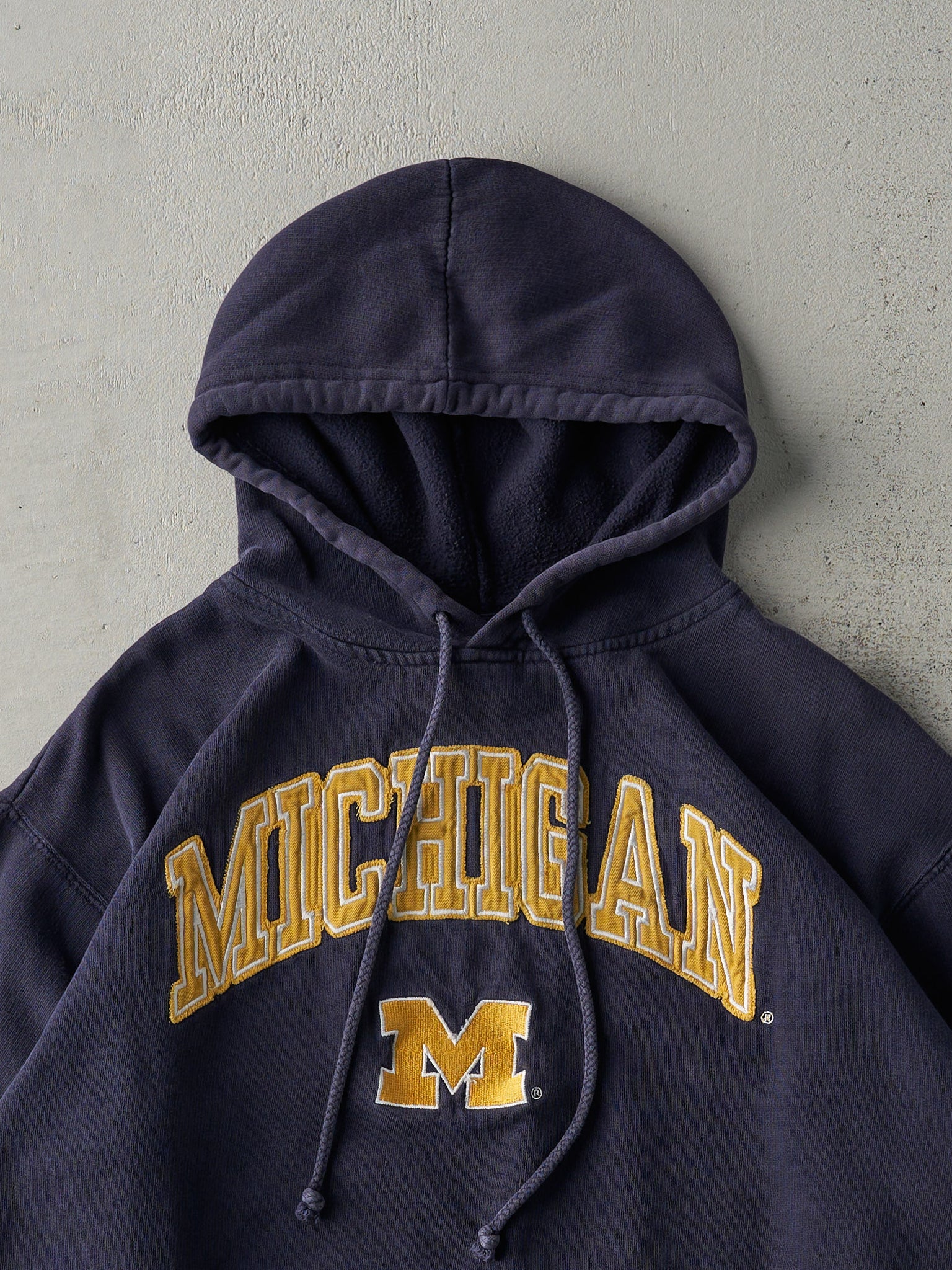 Vintage 90s Navy University of Michigan Embroidered Hoodie (M)