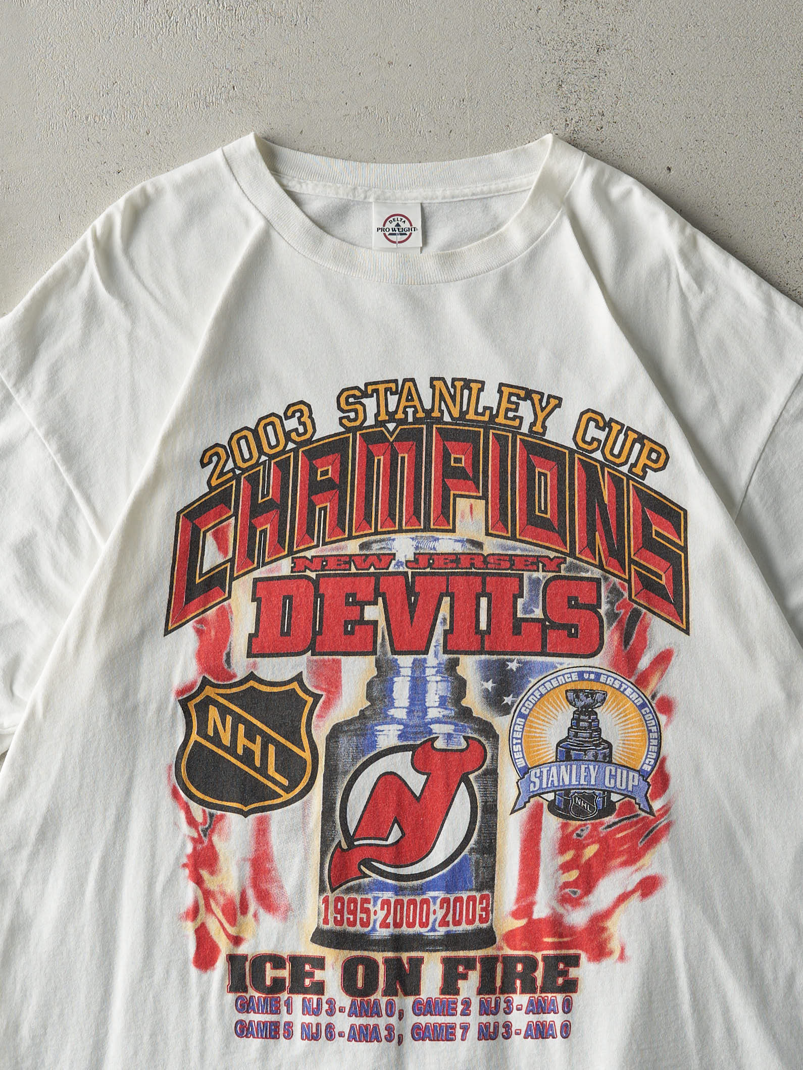 Vintage 03' White New Jersey Devils Stanley Cup Champions Tee (L)