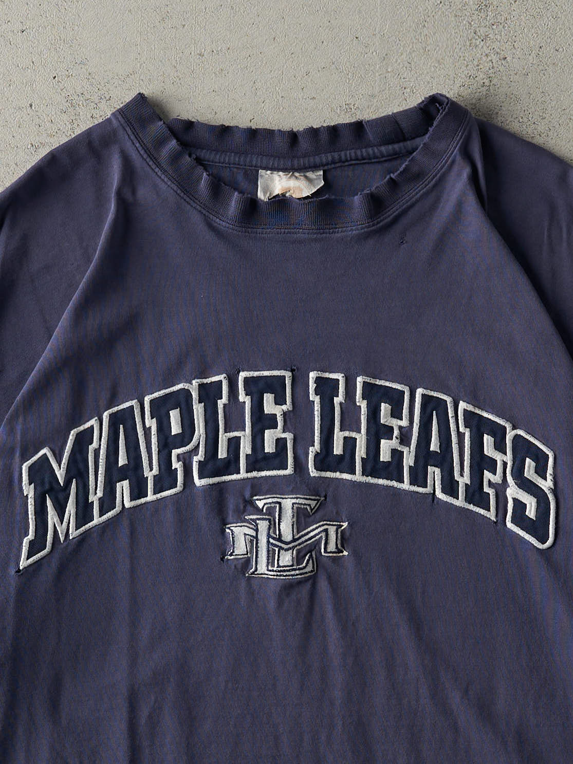 Vintage Y2K Navy Blue Toronto Maple Leafs Embroidered Tee (L/XL)