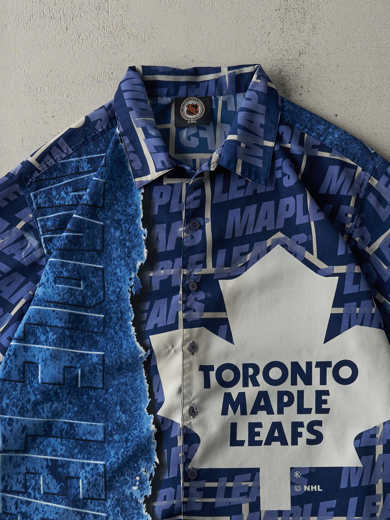 Vintage Y2K Blue Toronto Maple Leafs Button Up Shirt (L/XL)