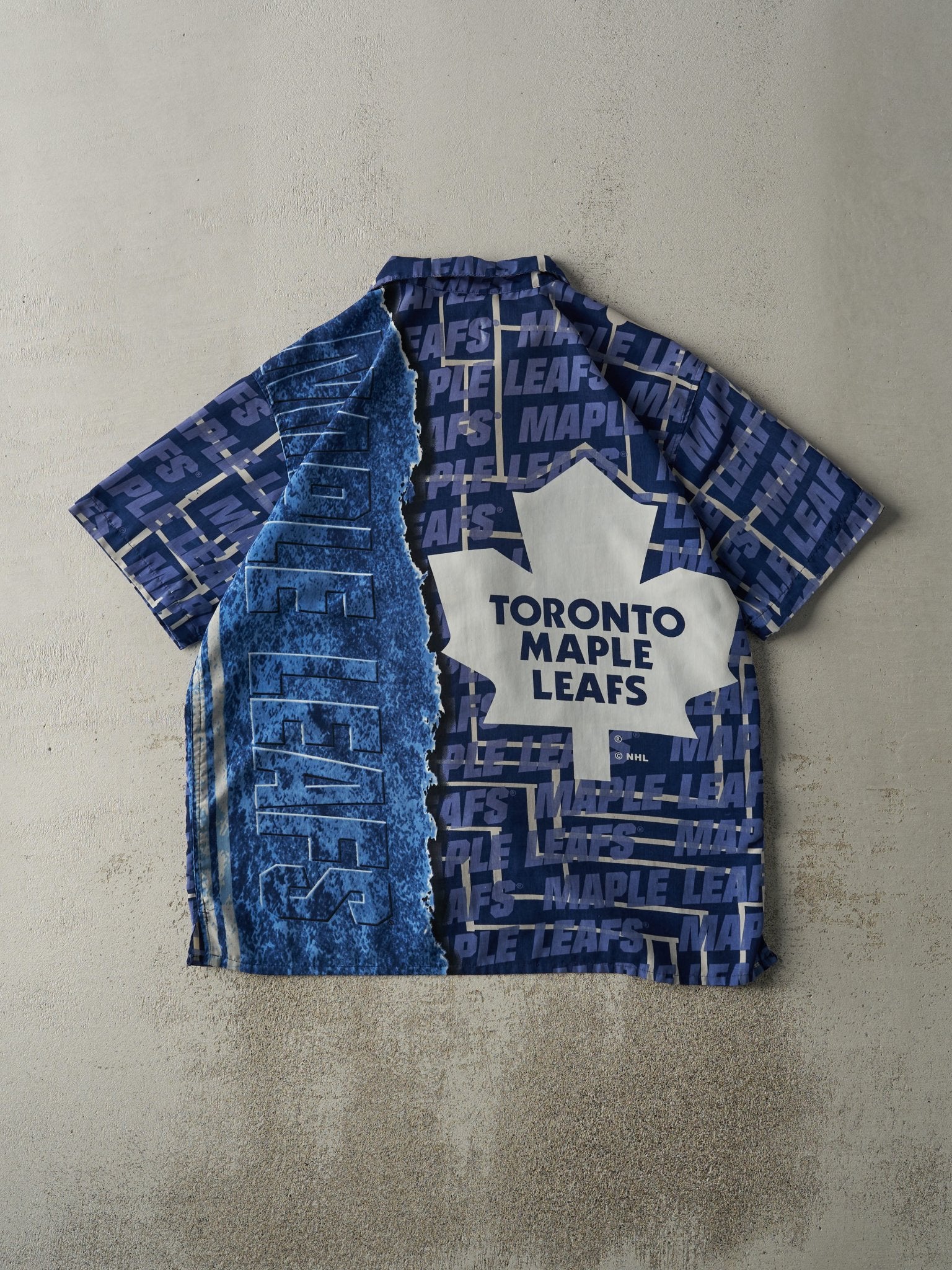 Vintage Y2K Blue Toronto Maple Leafs Button Up Shirt (L/XL)