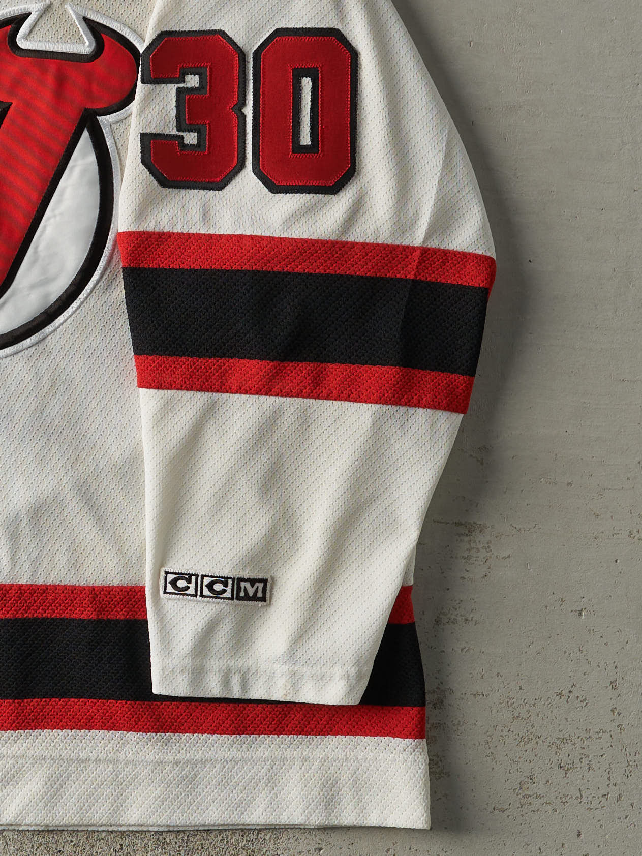 Vintage 90s New Jersey Devils Martin Brodeur #30 Jersey (XL)