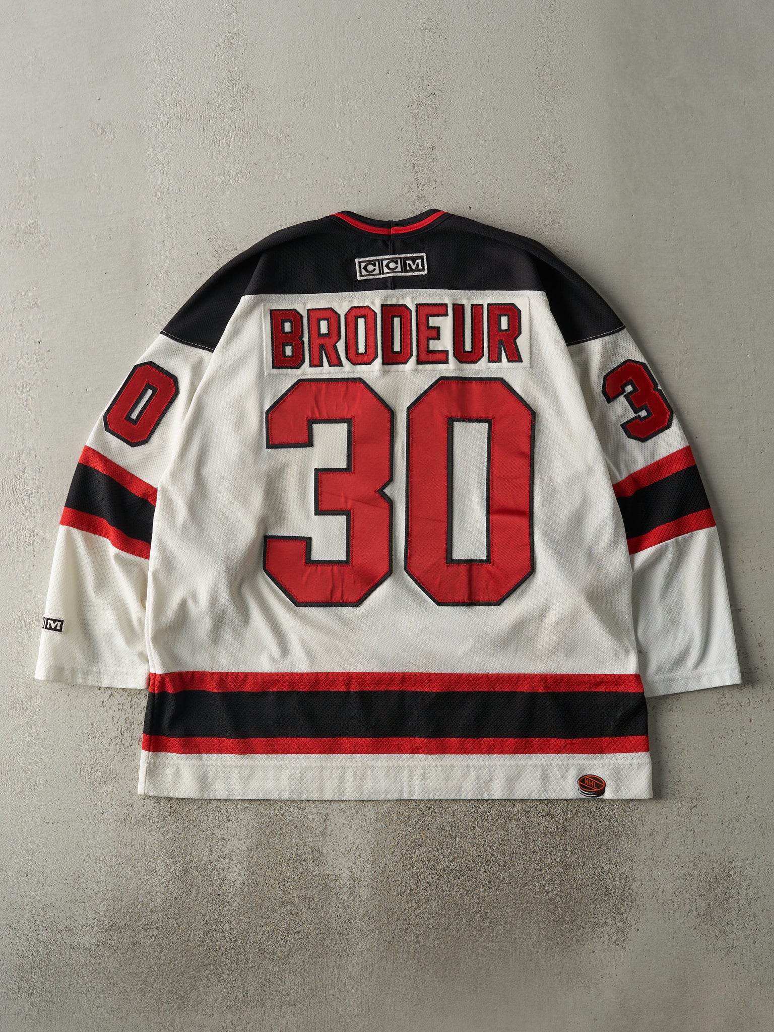 Vintage 90s New Jersey Devils Martin Brodeur #30 Jersey (XL)