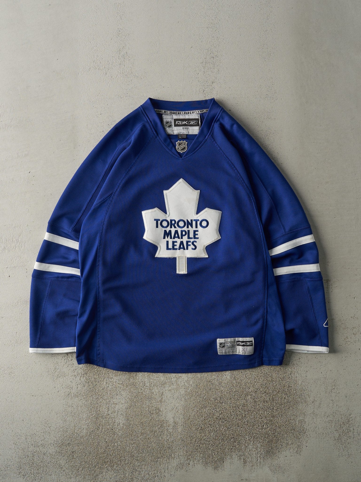 Vintage Y2K Blue Toronto Maple Leafs Jersey (L/XL)