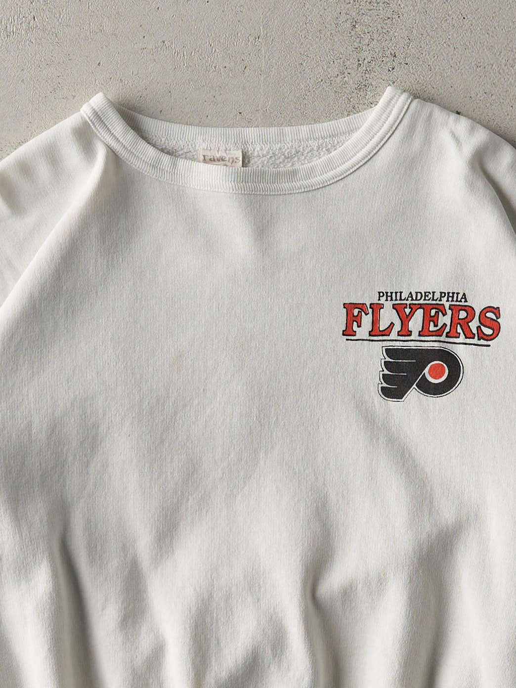 Vintage 90s White Philadelphia Flyers Crewneck (M)
