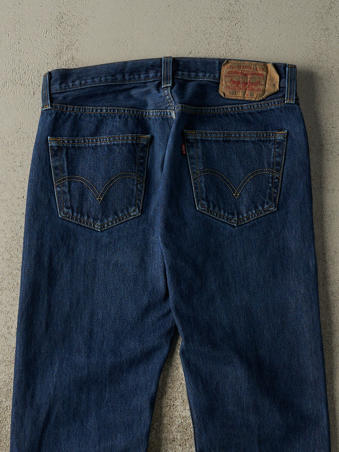 Vintage Y2K Dark Wash Levi's 501 Jeans (33x32)