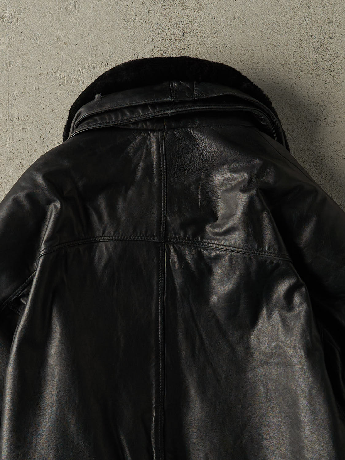 Vintage 90s Black Fur Collared Aviator Style Leather Jacket (S/M)