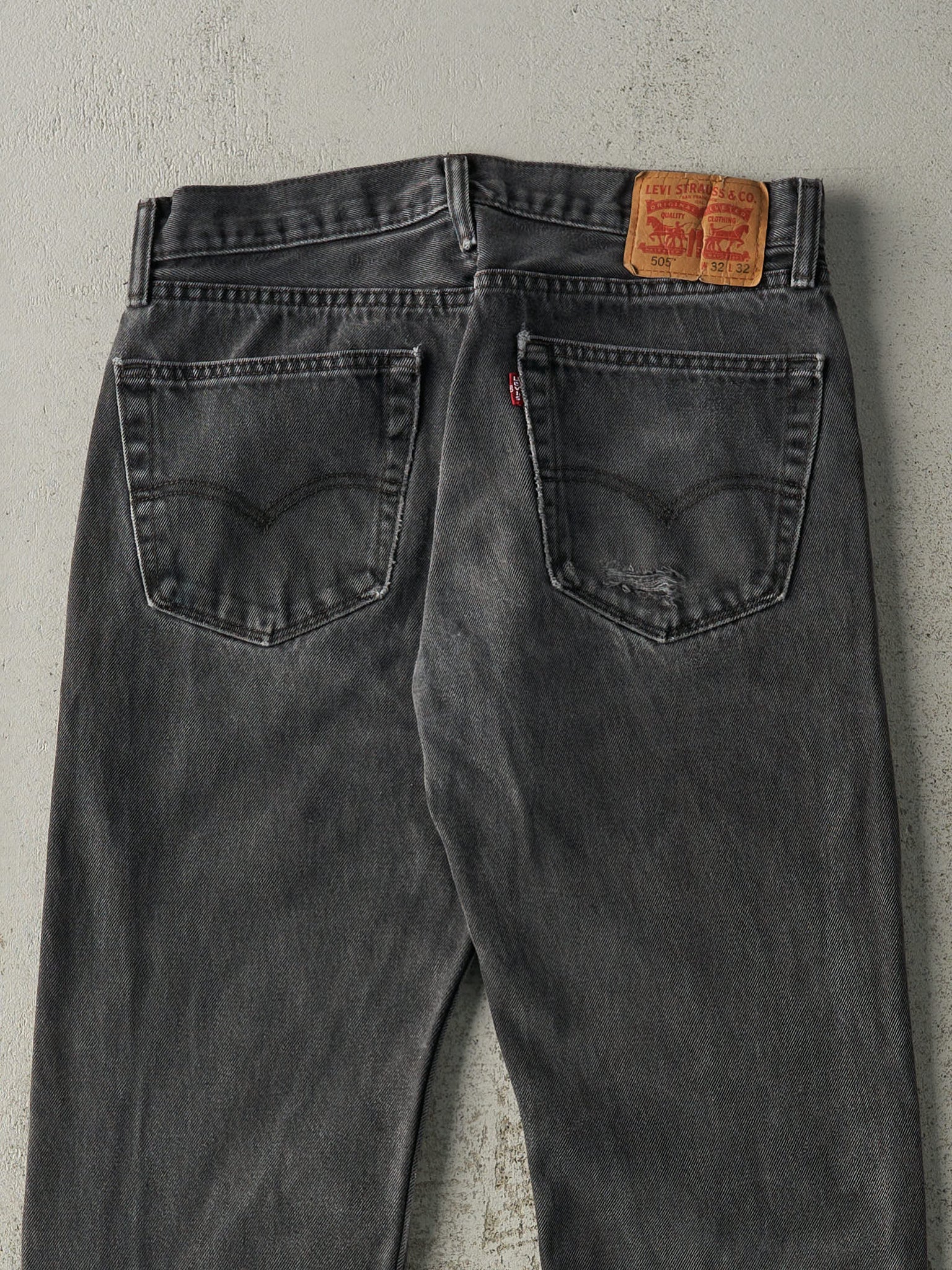 Vintage Y2K Faded Black Levi's 505 Denim Pants (31.5x30.5)