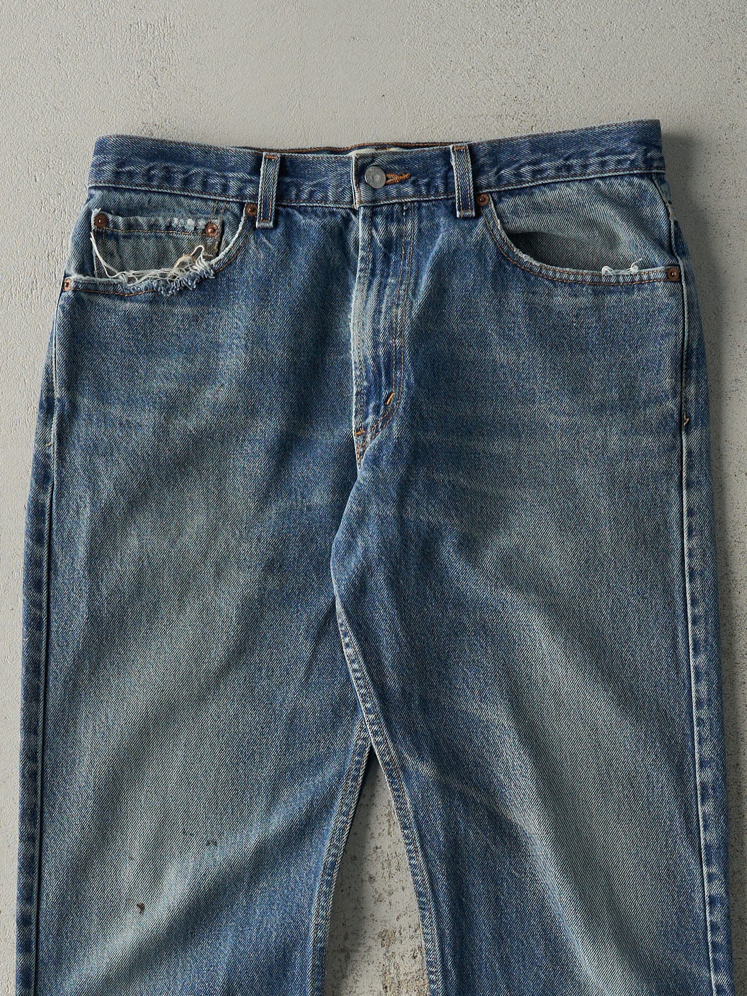 Vintage Y2K Mid Wash Levi's 505 Jeans (33.5x30.5)