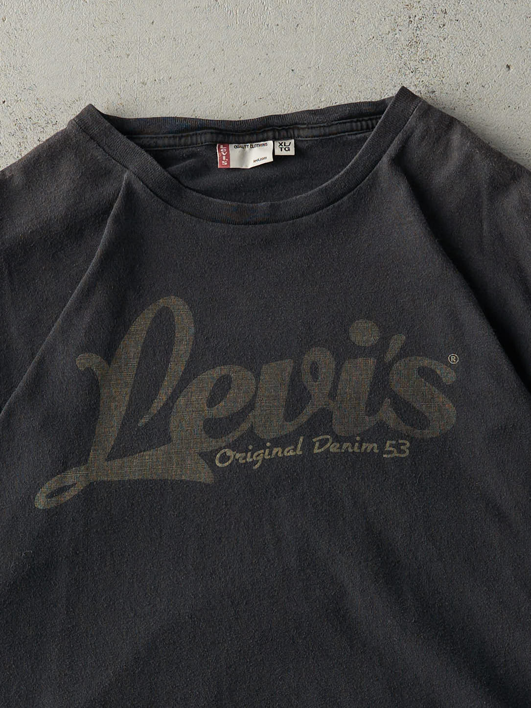 Vintage Y2K Black Levi's Logo Tee (L)