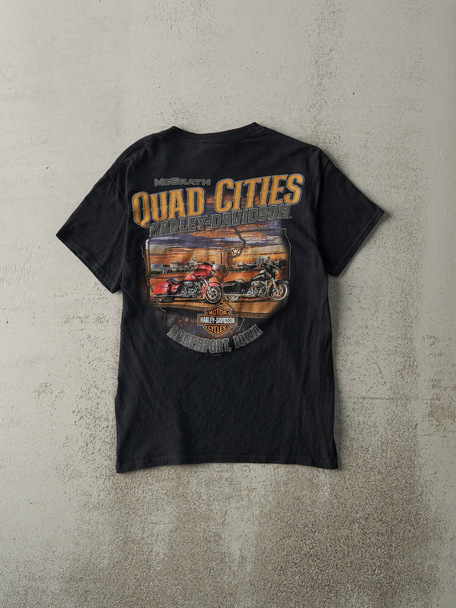 21' Black Davenport Iowa Harley Davidson Tee (XS/S)