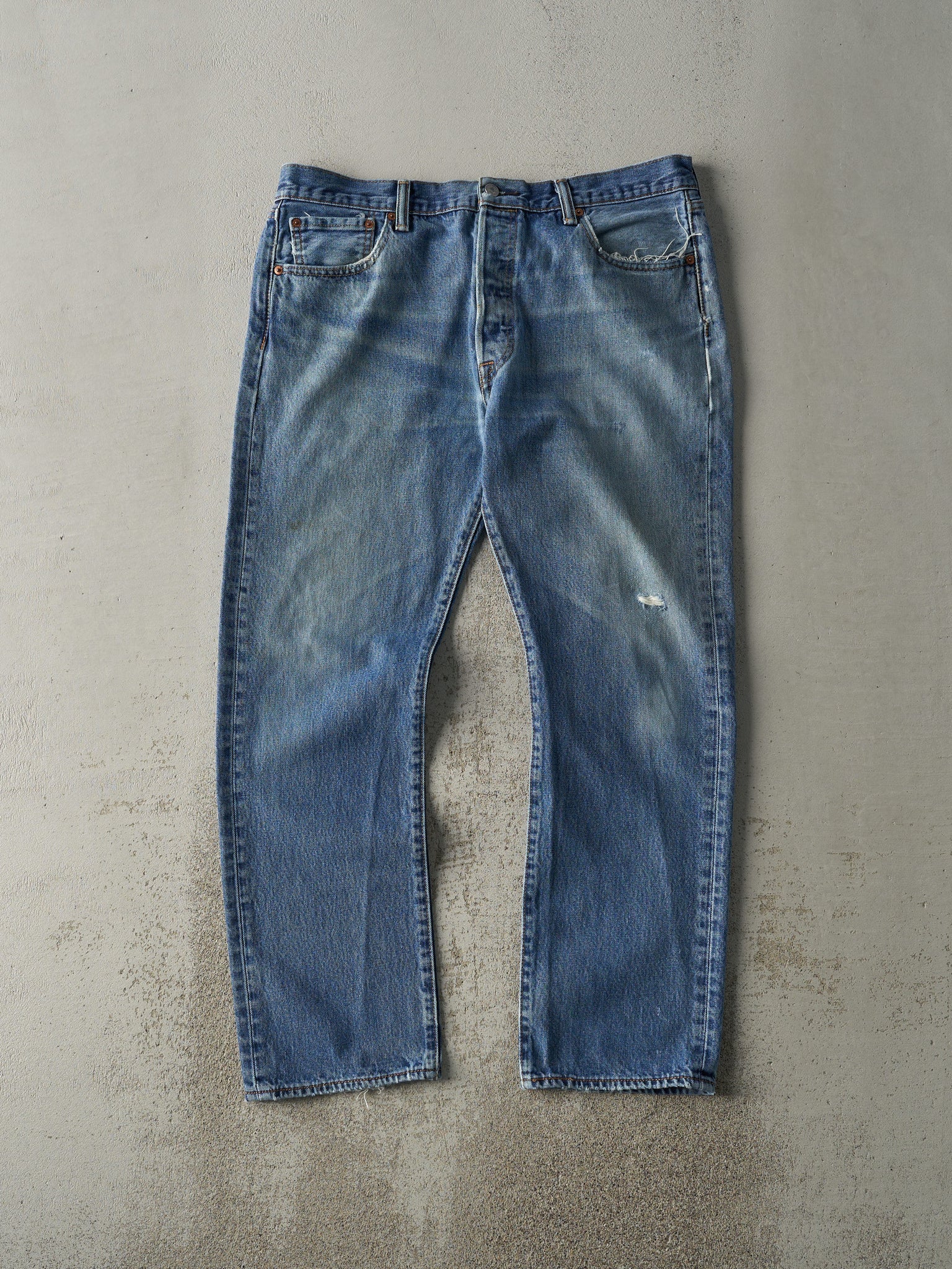 Vintage Y2K Mid Wash Levi's 501 Jeans (36.5x30)