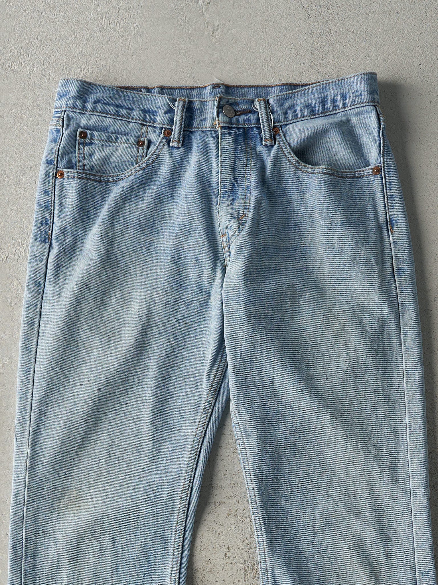 Vintage Y2K Light Wash Levi's 505 Jeans (31.5x33)