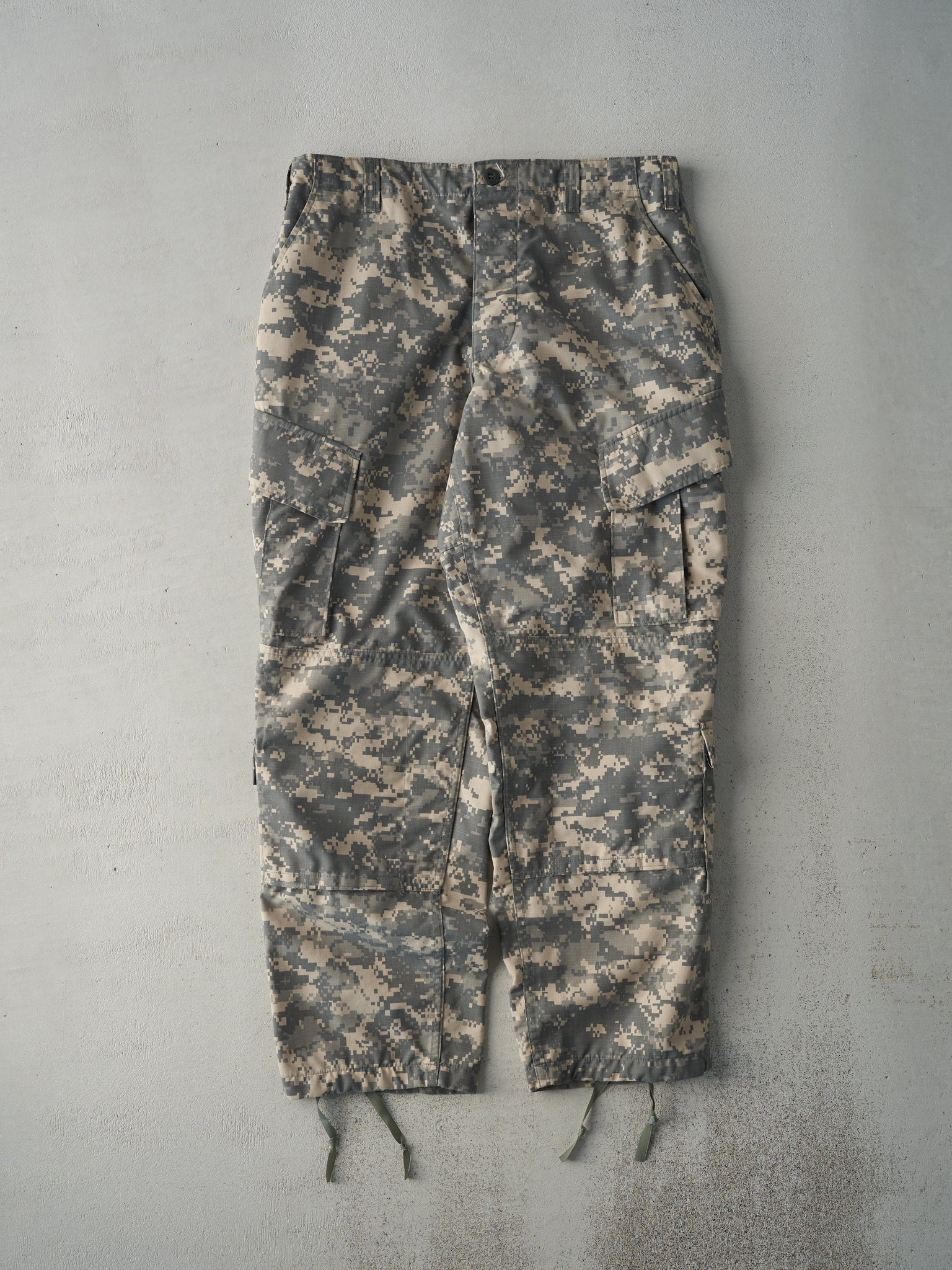 Vintage Y2K Green and Beige Digital Camo Double Knee Pants (35x30.5)