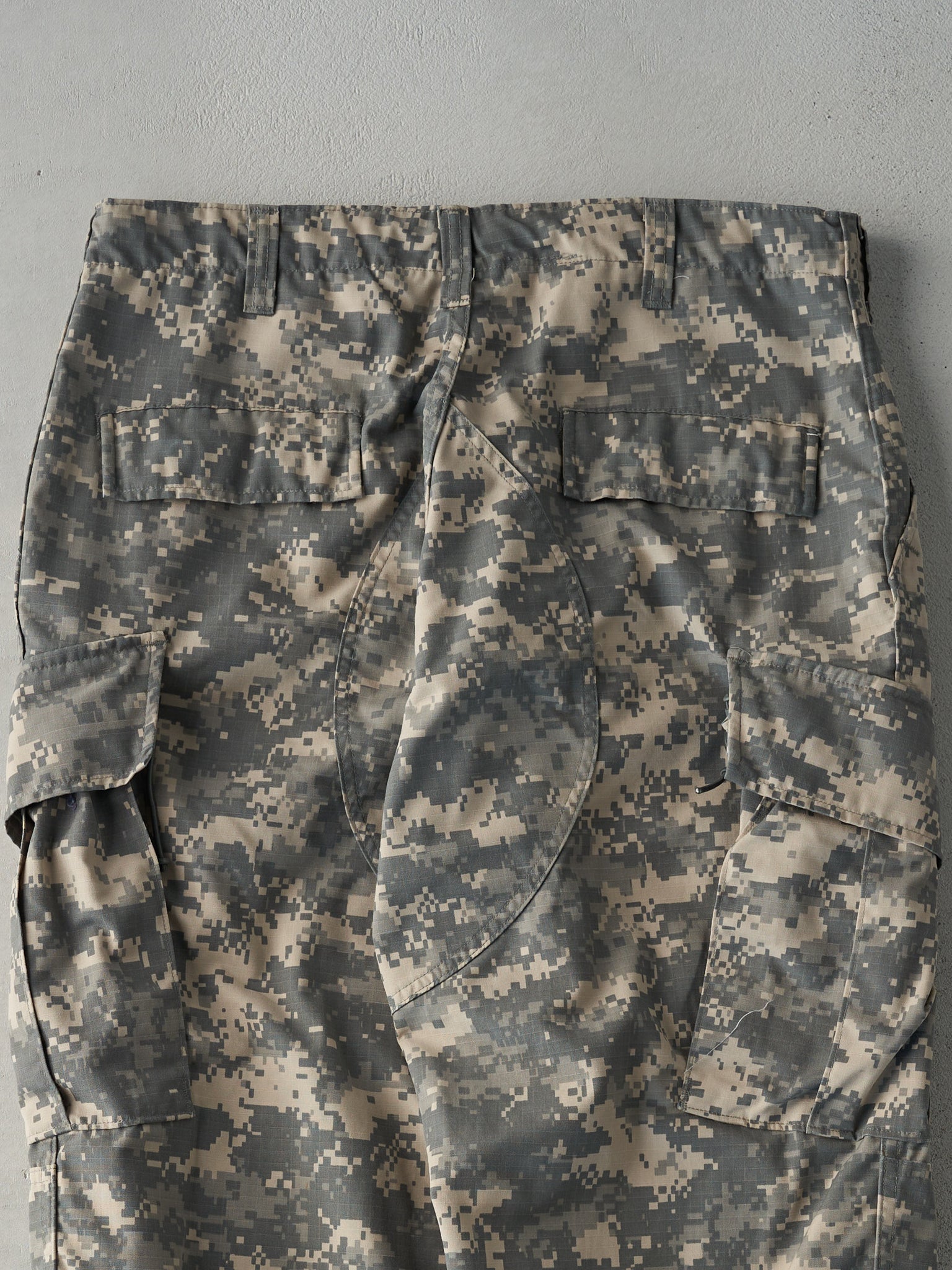 Vintage Y2K Green and Beige Digital Camo Double Knee Pants (35x30.5)