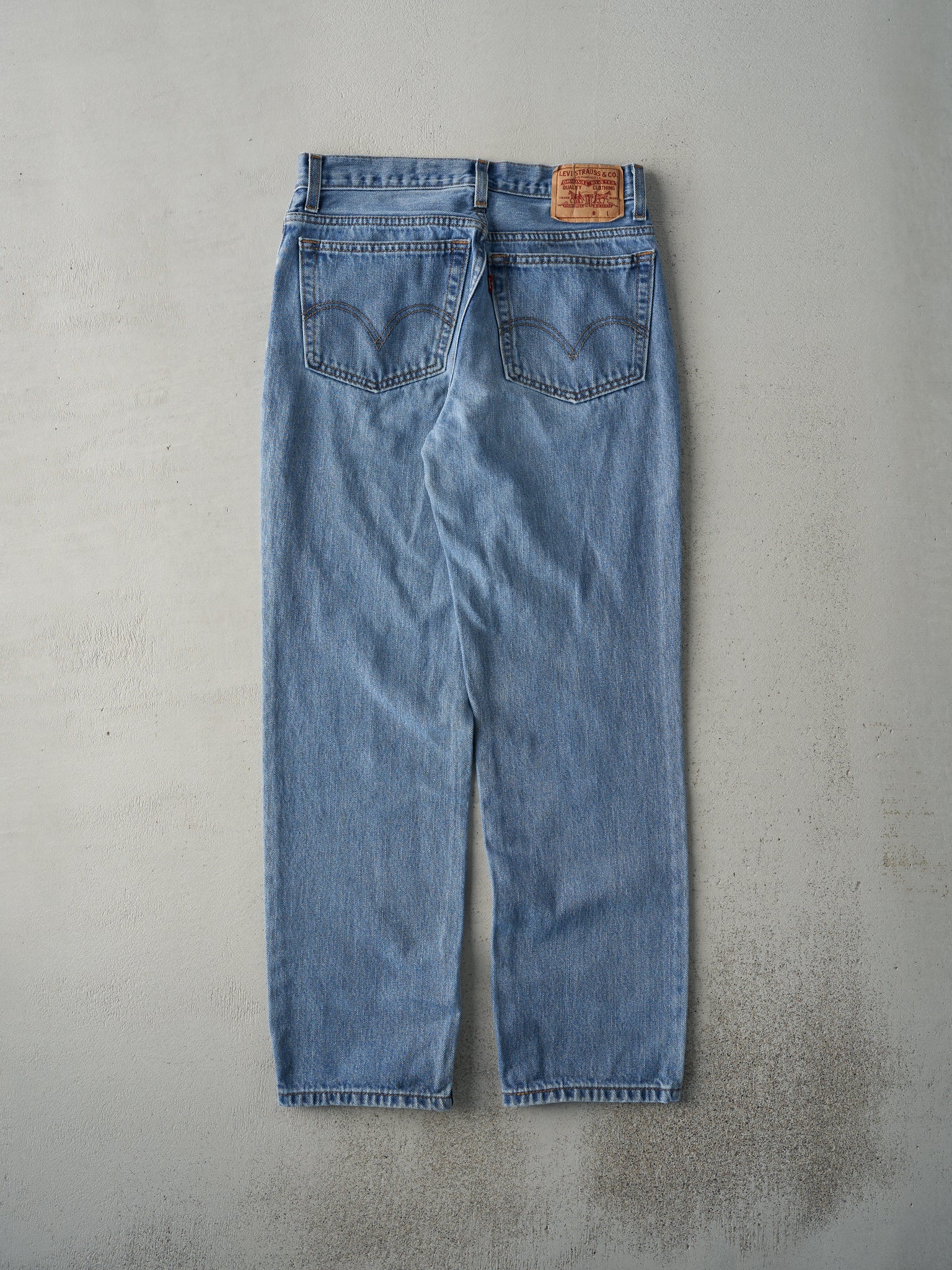 Vintage Y2K Light Wash Levi's Slim Fit Jeans (30x29)