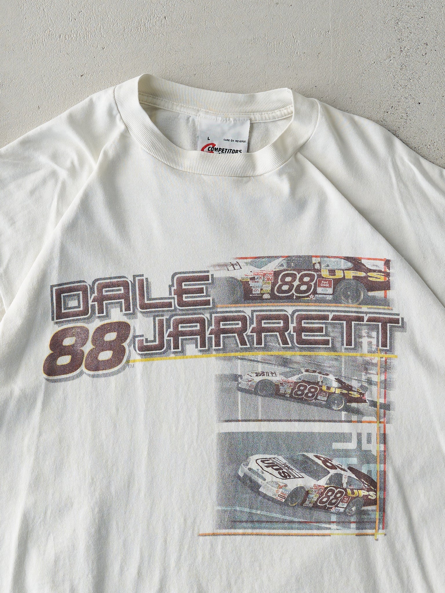 Vintage 02' White Dale Jarrett 88 Nascar Racing Tee (M)