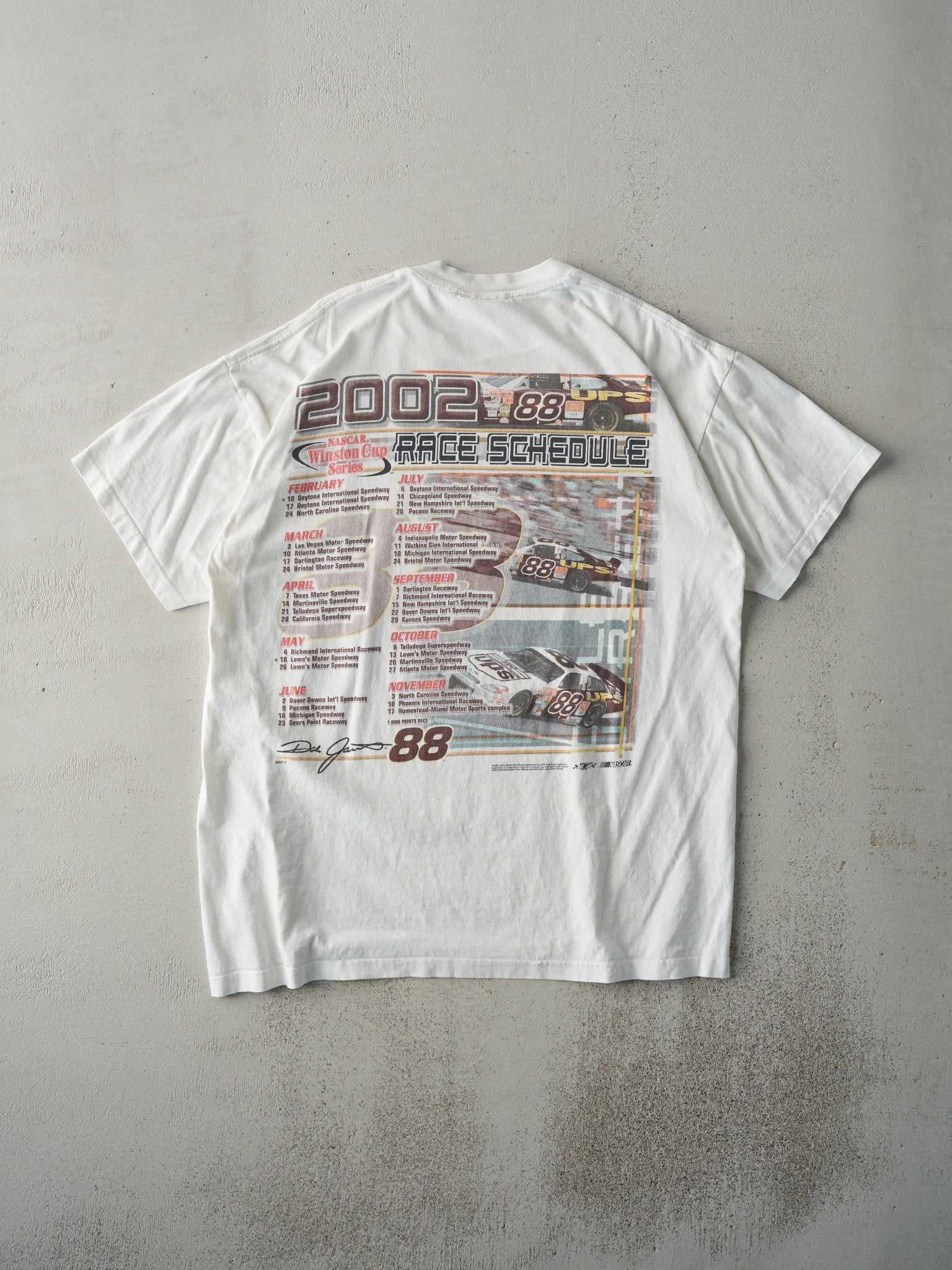 Vintage 02' White Dale Jarrett 88 Nascar Racing Tee (M)