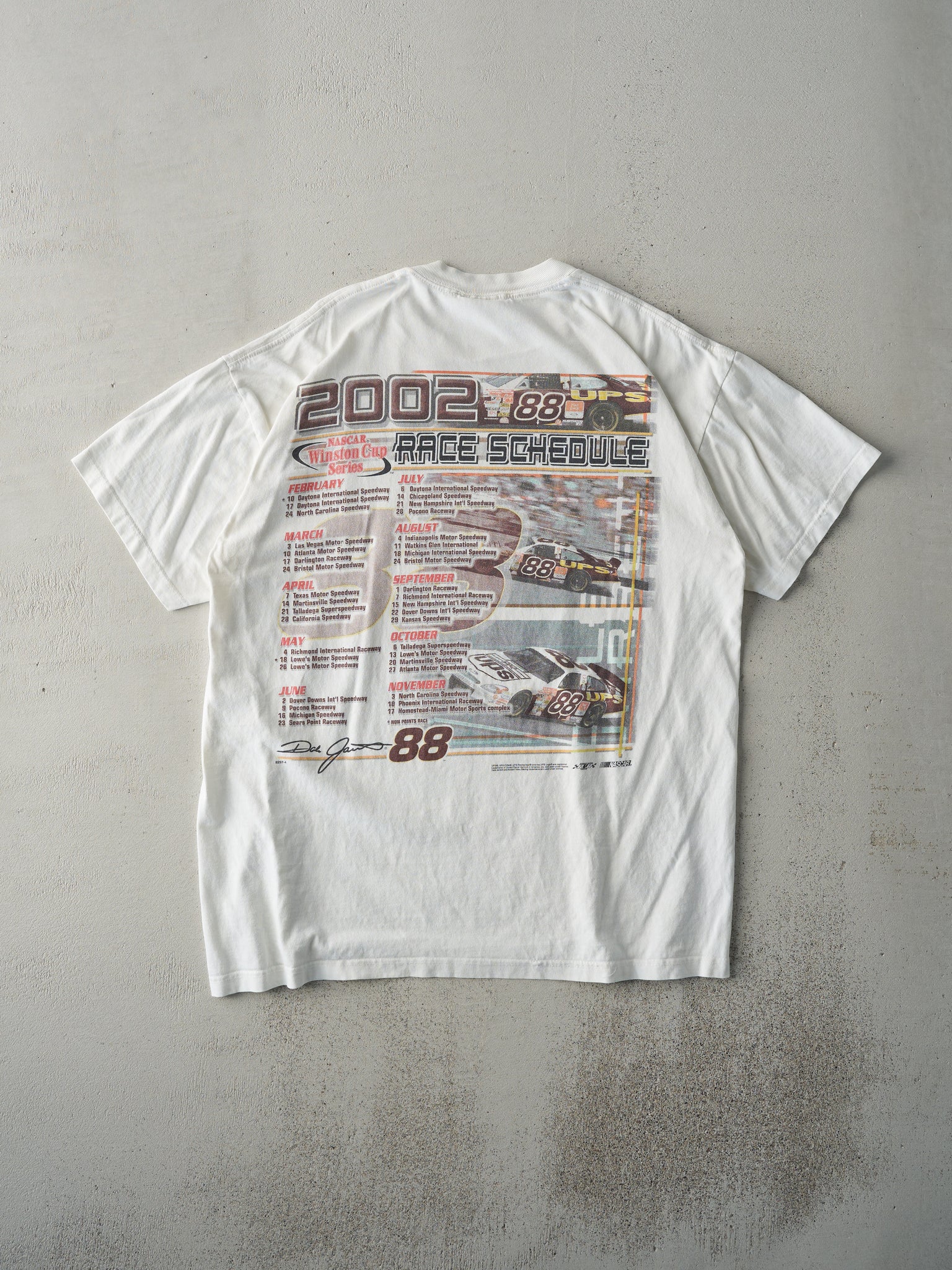 Vintage 02' White Dale Jarrett 88 Nascar Racing Tee (M)