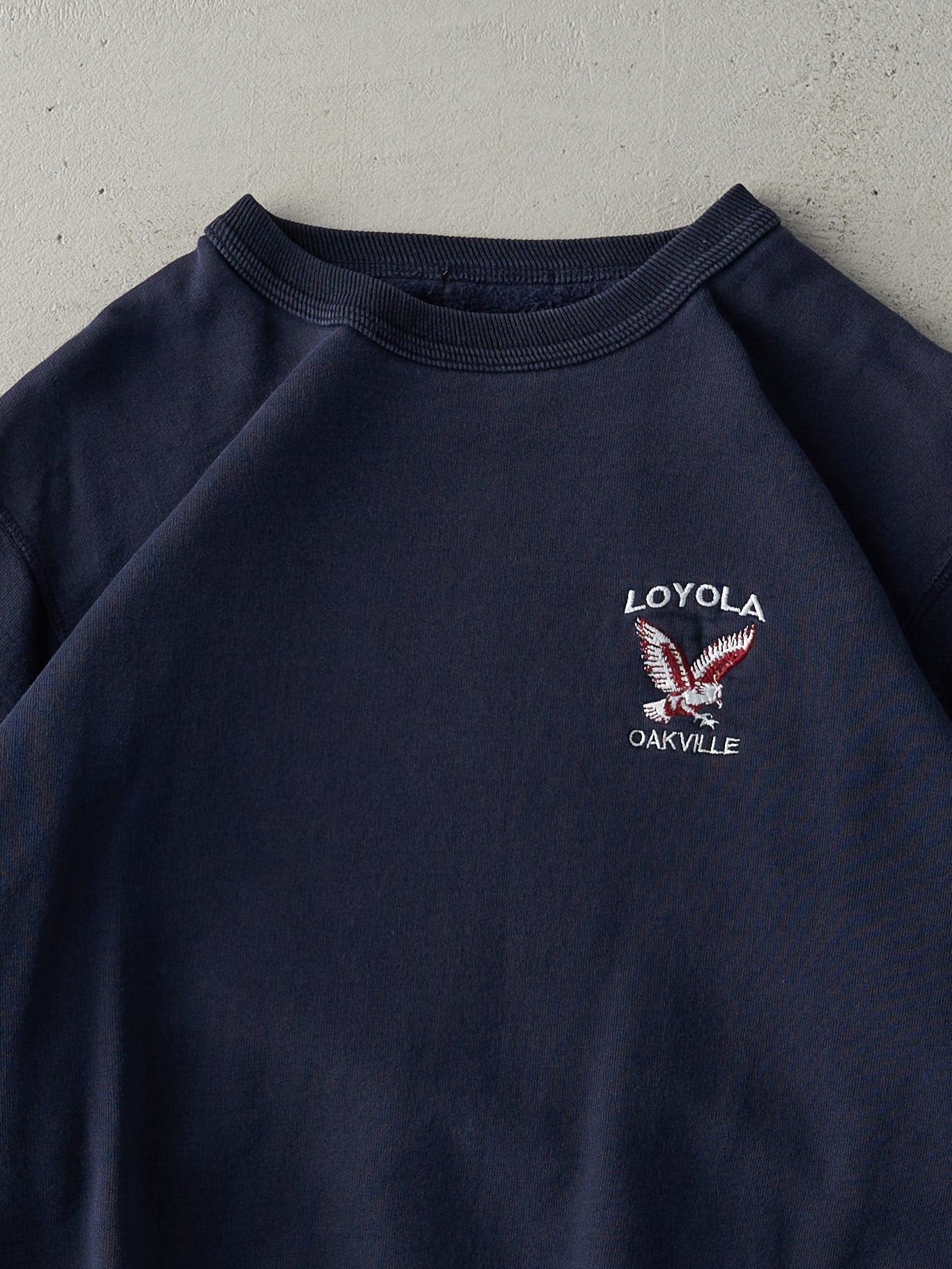 Vintage Y2K Navy Blue Loyola Oakville Embroidered Crewneck (M)