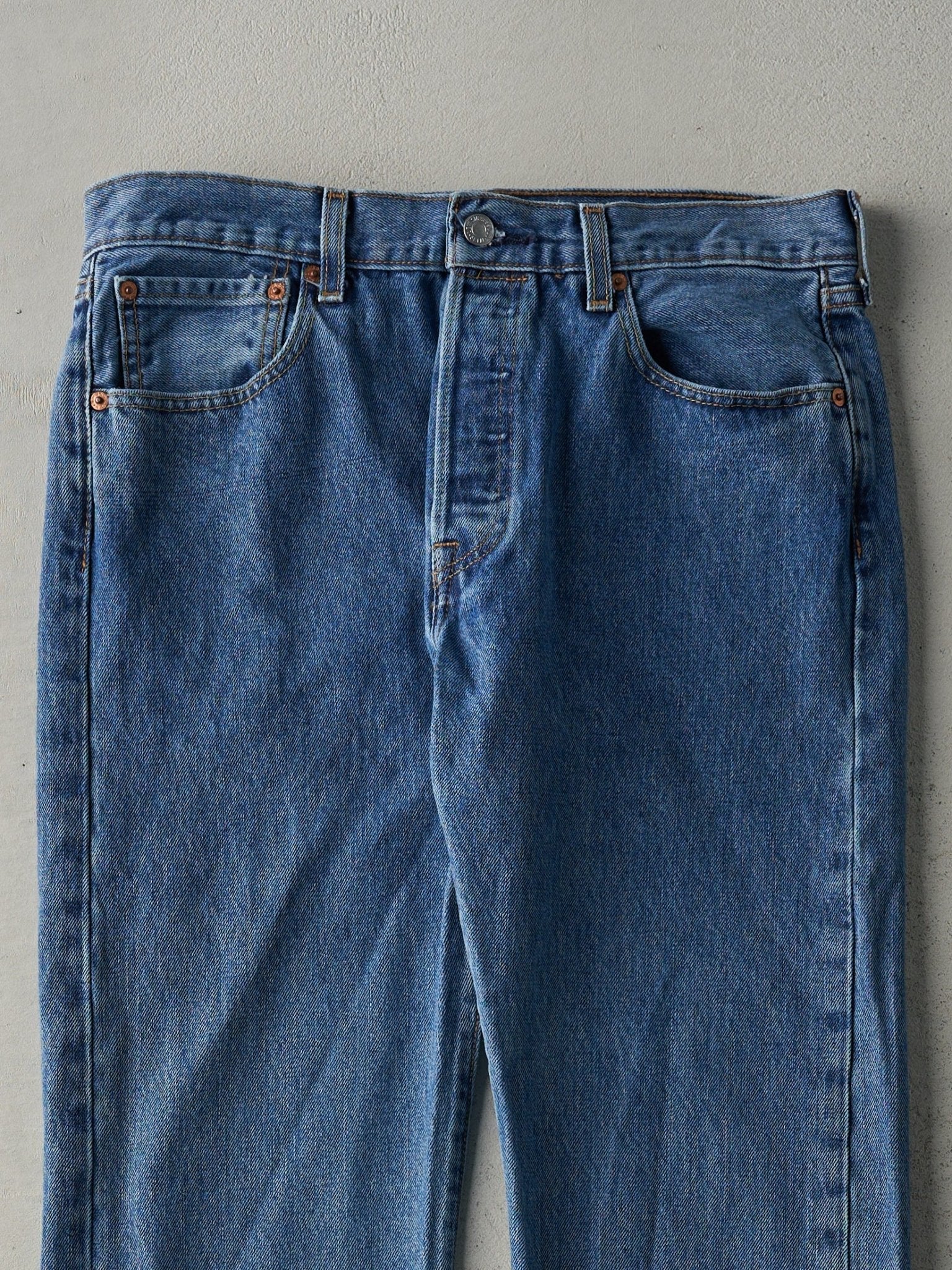 Vintage Y2K Mid Wash Levi's 501 Jeans (32x31)