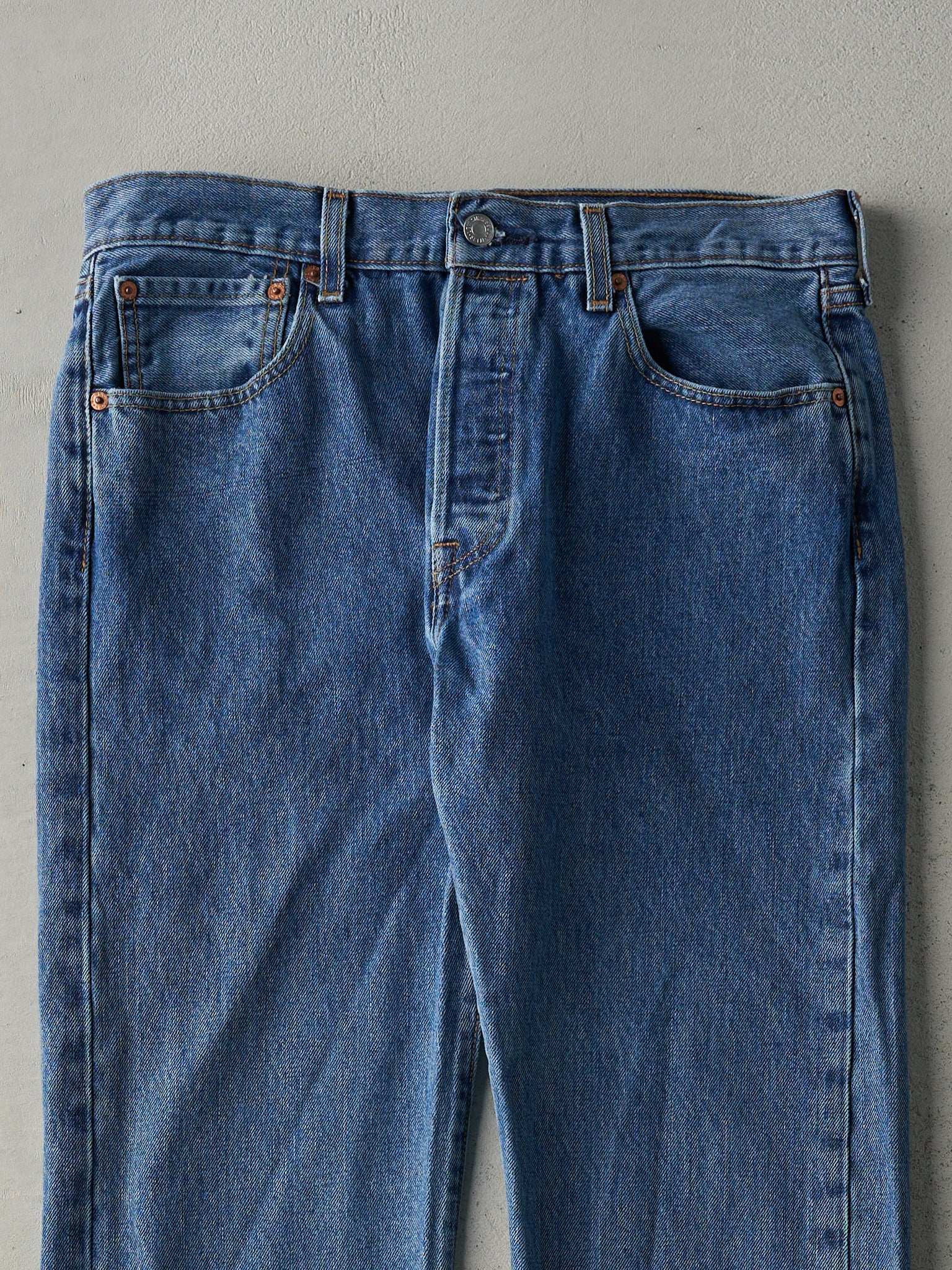 Vintage Y2K Mid Wash Levi's 501 Jeans (32x31)