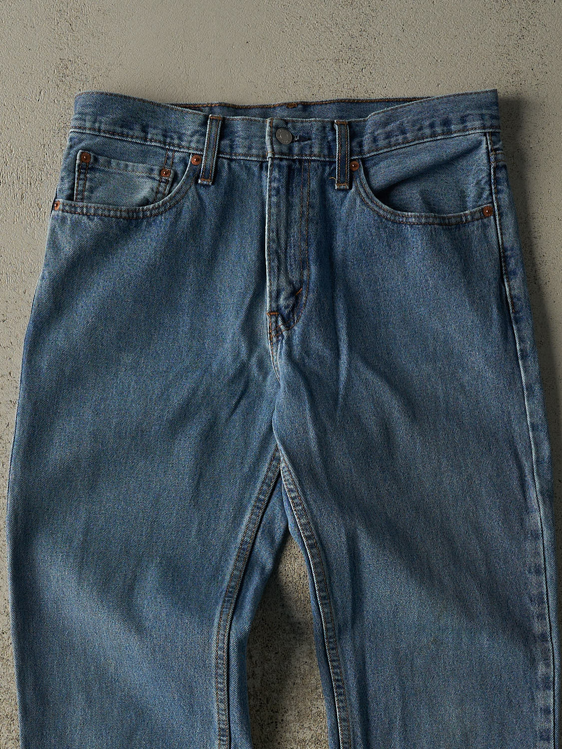 Vintage Y2K Mid Wash Levi's 516 Jeans (32x30)