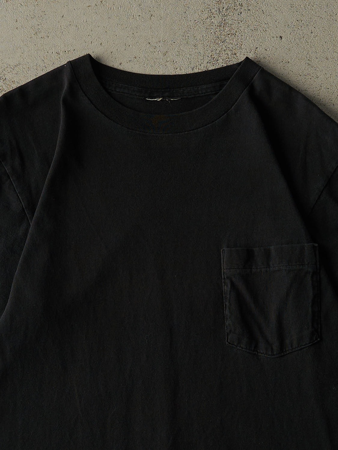 Vintage 90s Black Blank Pocket Tee (S/M)