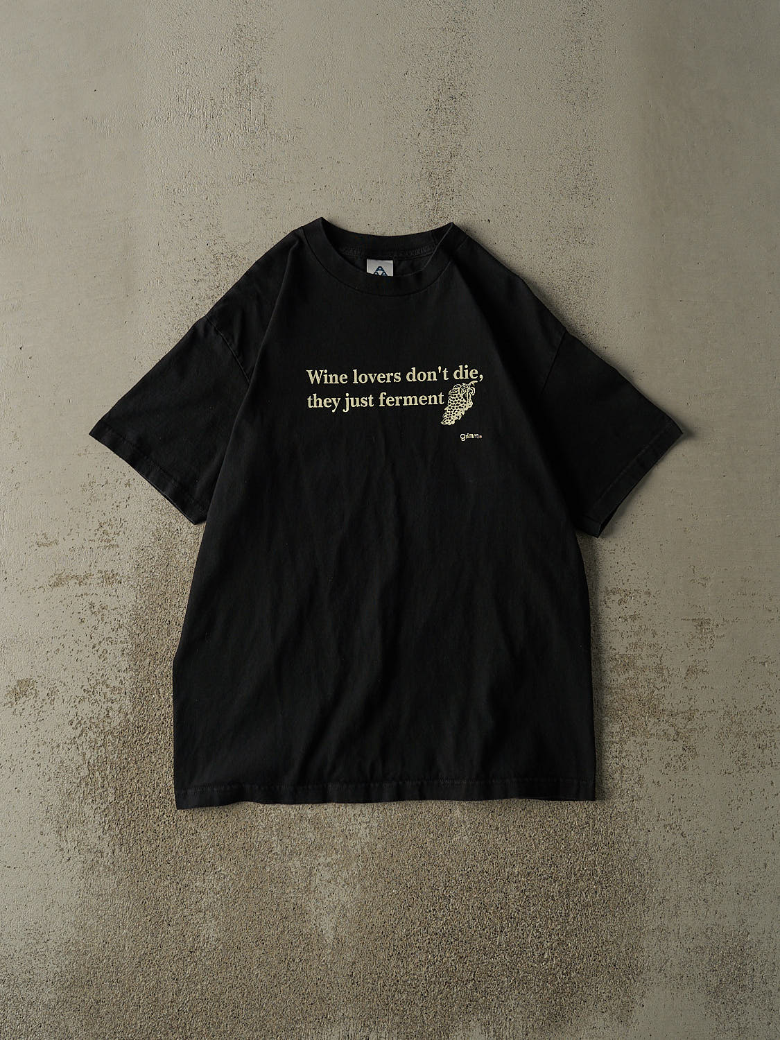 Vintage Y2K Black "Wine Lovers Don't Die" Slogan Tee (M/L)