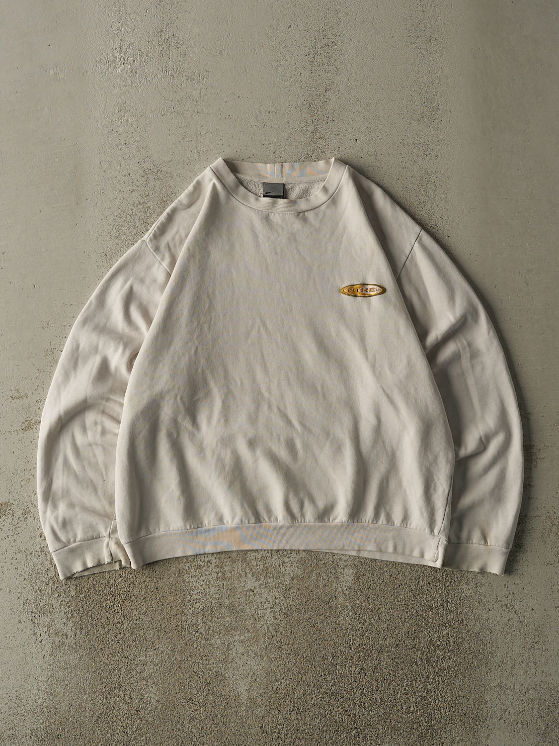 Vintage Y2K Beige Nike Embroidered Boxy Crewneck (M/L)