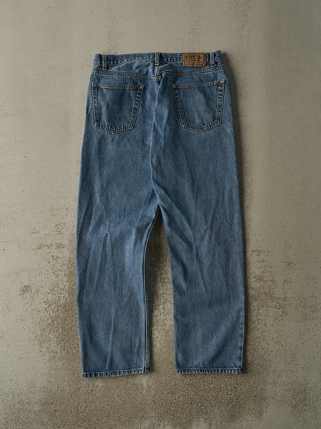 Vintage 90s Mid Wash Levi's Signature Jeans (33x30)