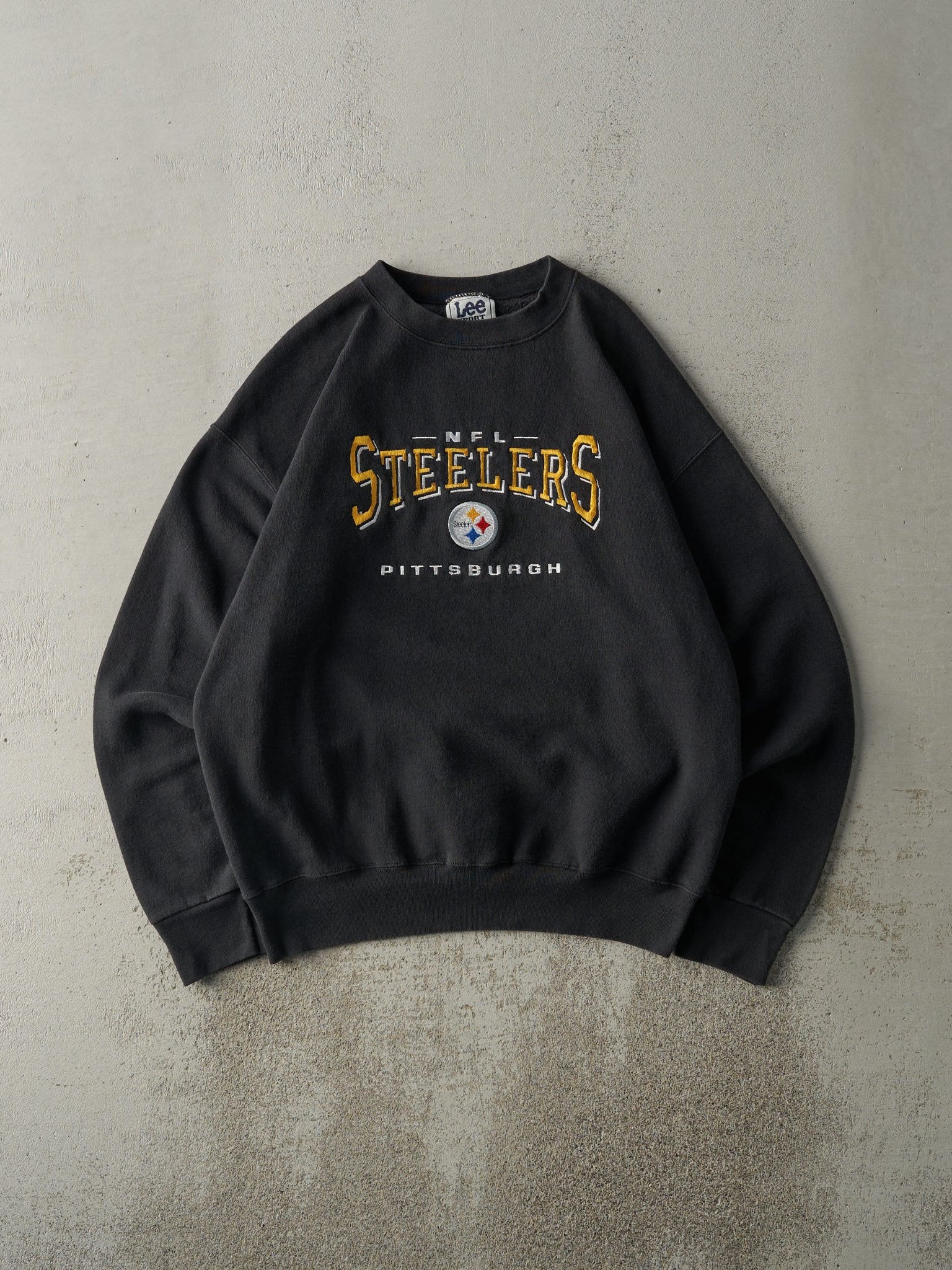 Vintage 90s Black Embroidered Pittsburgh Steelers Crewneck (L)