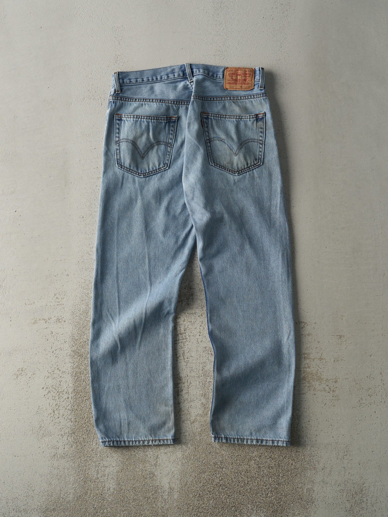 Vintage Y2K Light Wash Levi's 505 Jeans (32.5x29.5)
