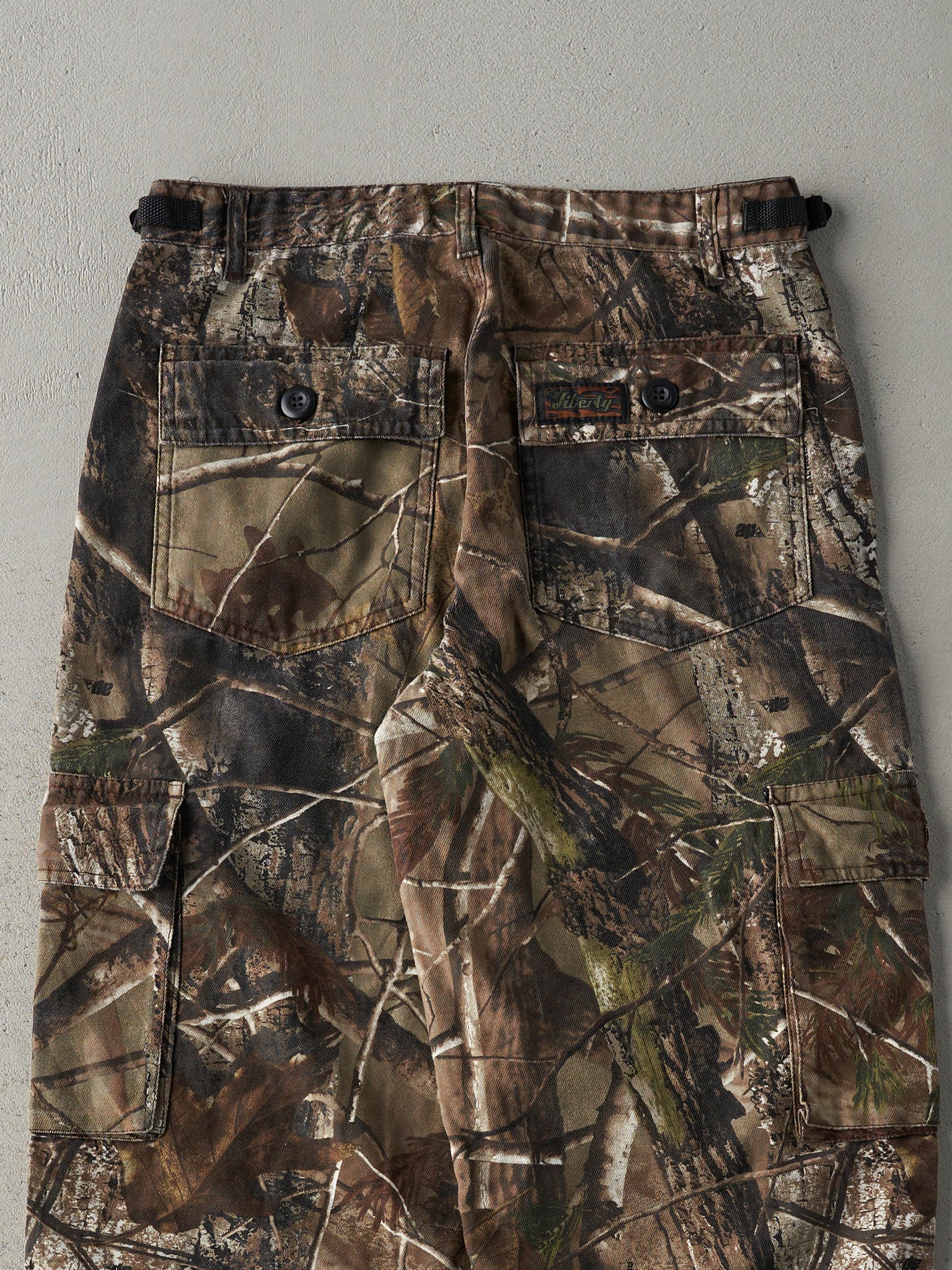 Vintage Y2K Brown Liberty Realtree Camo Pants (28x28.5)