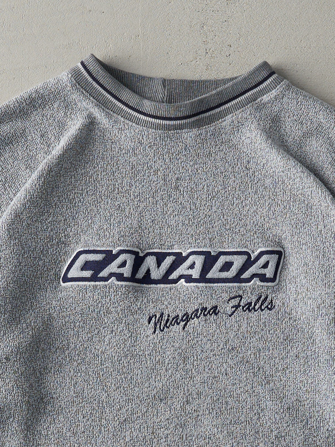 Vintage 90s Salt and Pepper Grey Canada Niagara Falls Crewneck (M/L)