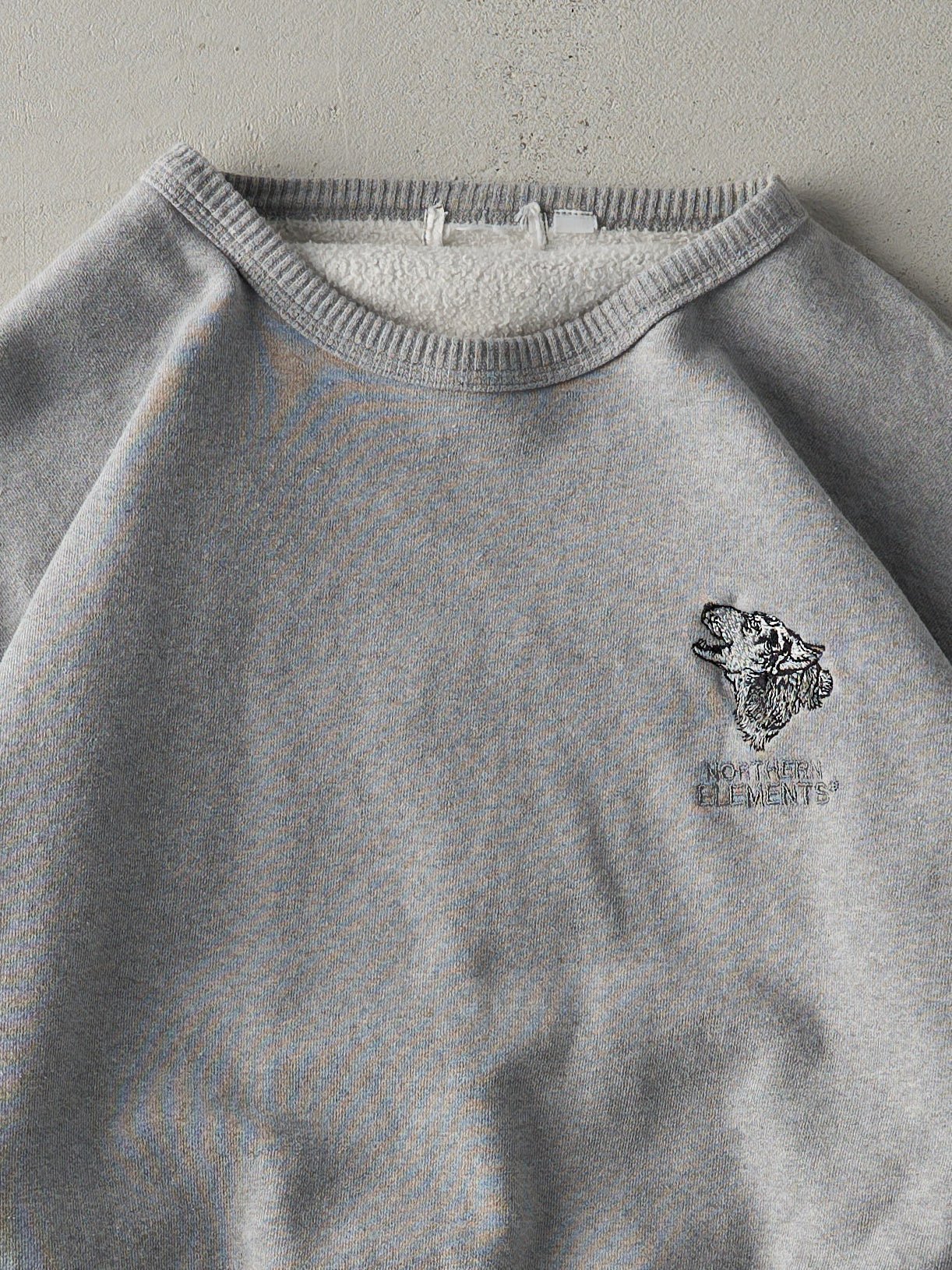 Vintage 90s Grey Wolf Northern Elements Embroidered Crewneck (L)