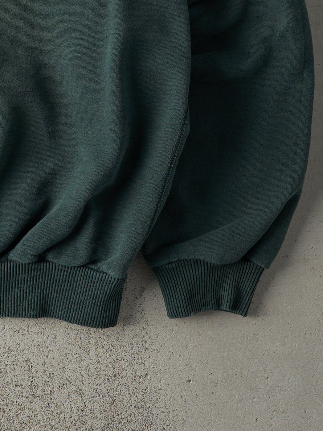 Vintage 90s Faded Forest Green Heritage Pointe Embroidered Crewneck (L)