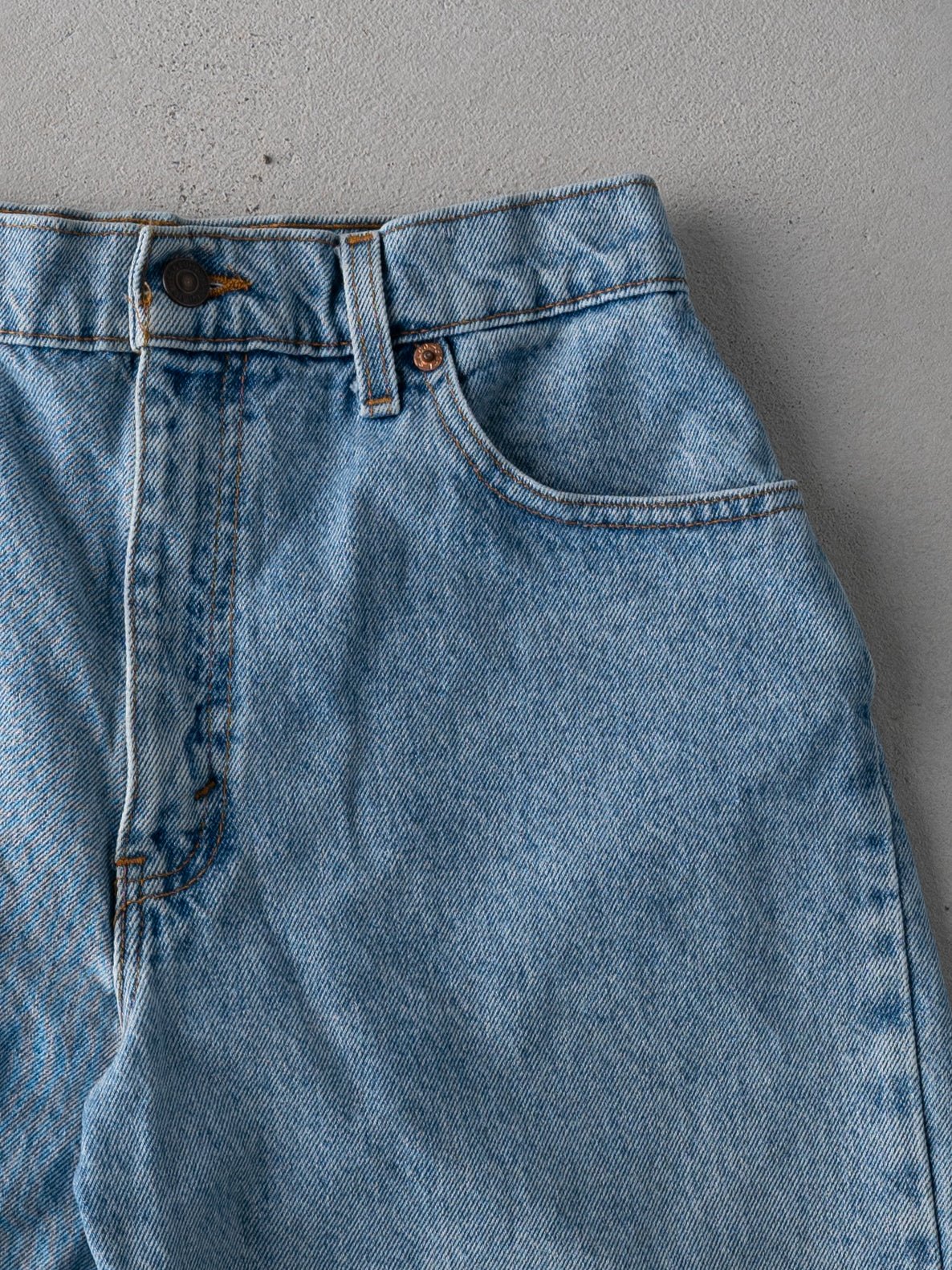 Vintage 90s Blue Levi 551 Denim Shorts (28 x 7)