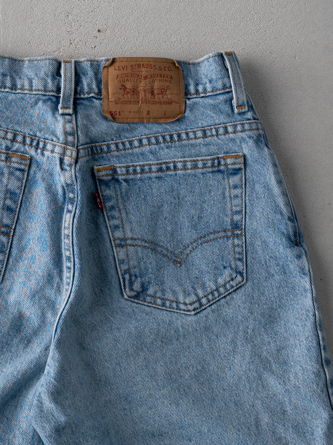 Vintage 90s Blue Levi 551 Denim Shorts (28 x 7)
