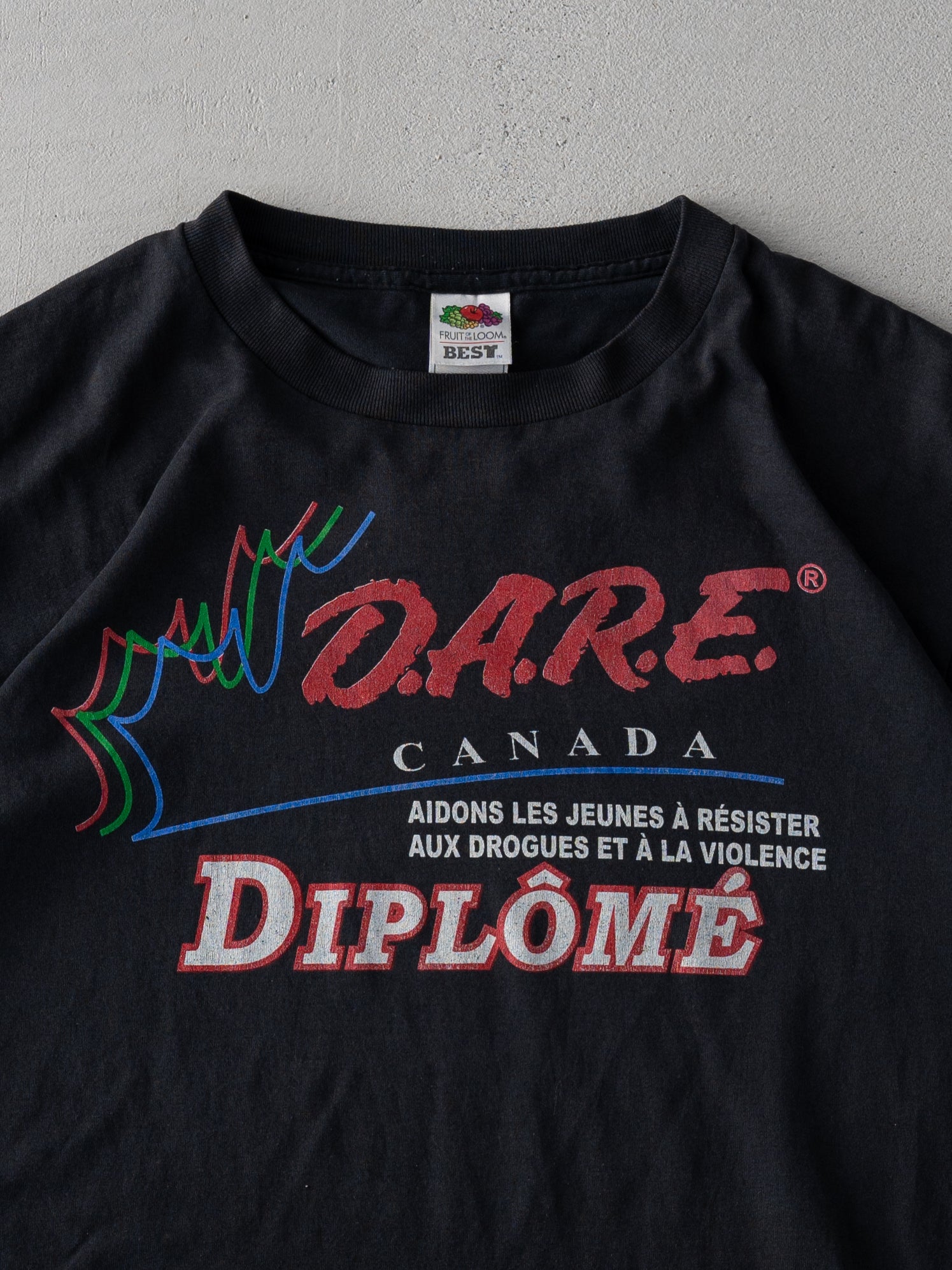 Vintage 90s D.A.R.E French Canada Graphic Tee (M/L)